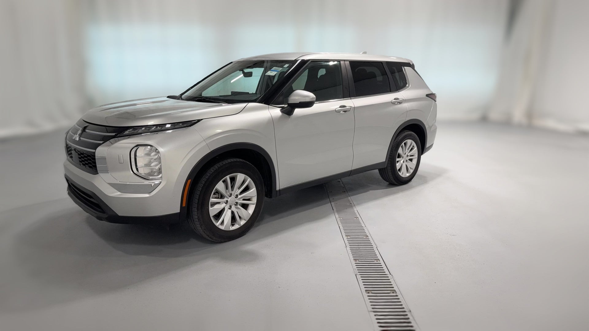 2025 Mitsubishi Outlander vehicle photo