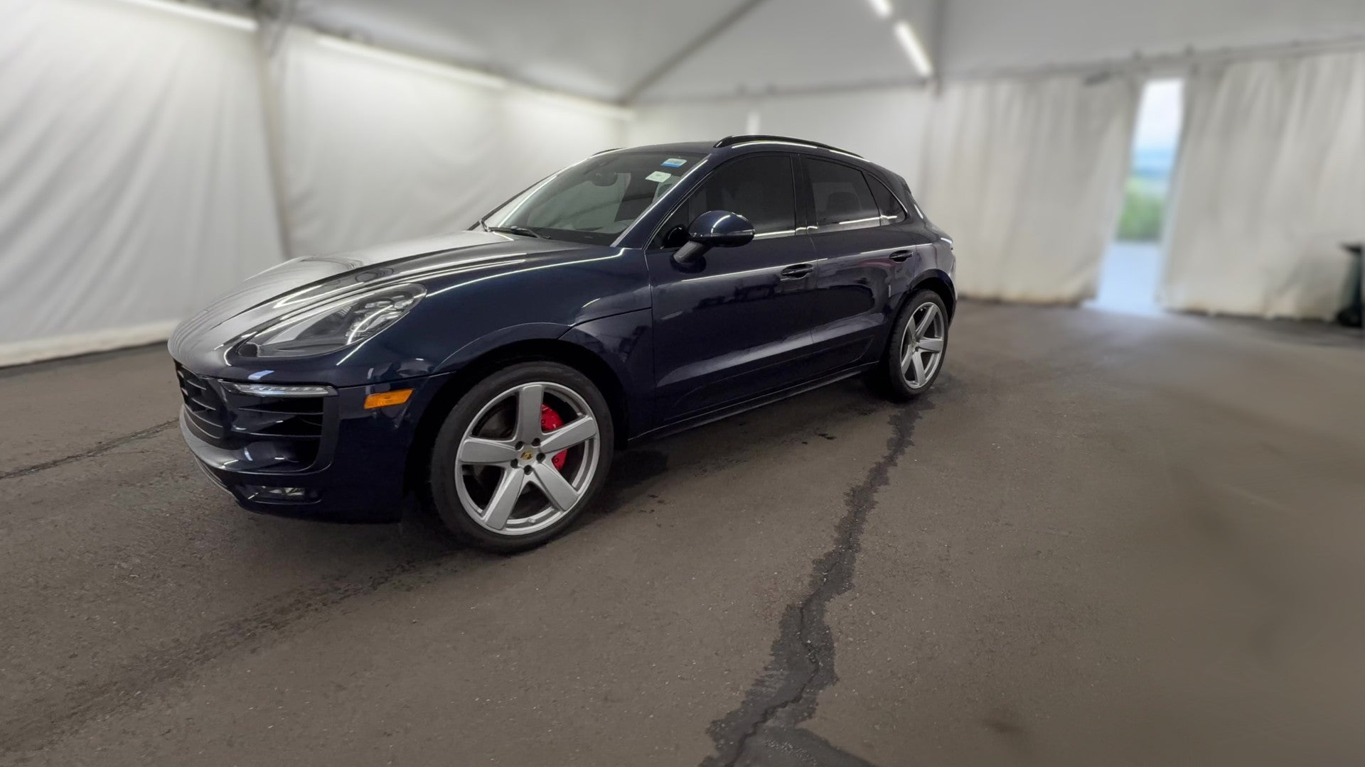 2018 Porsche Macan vehicle photo