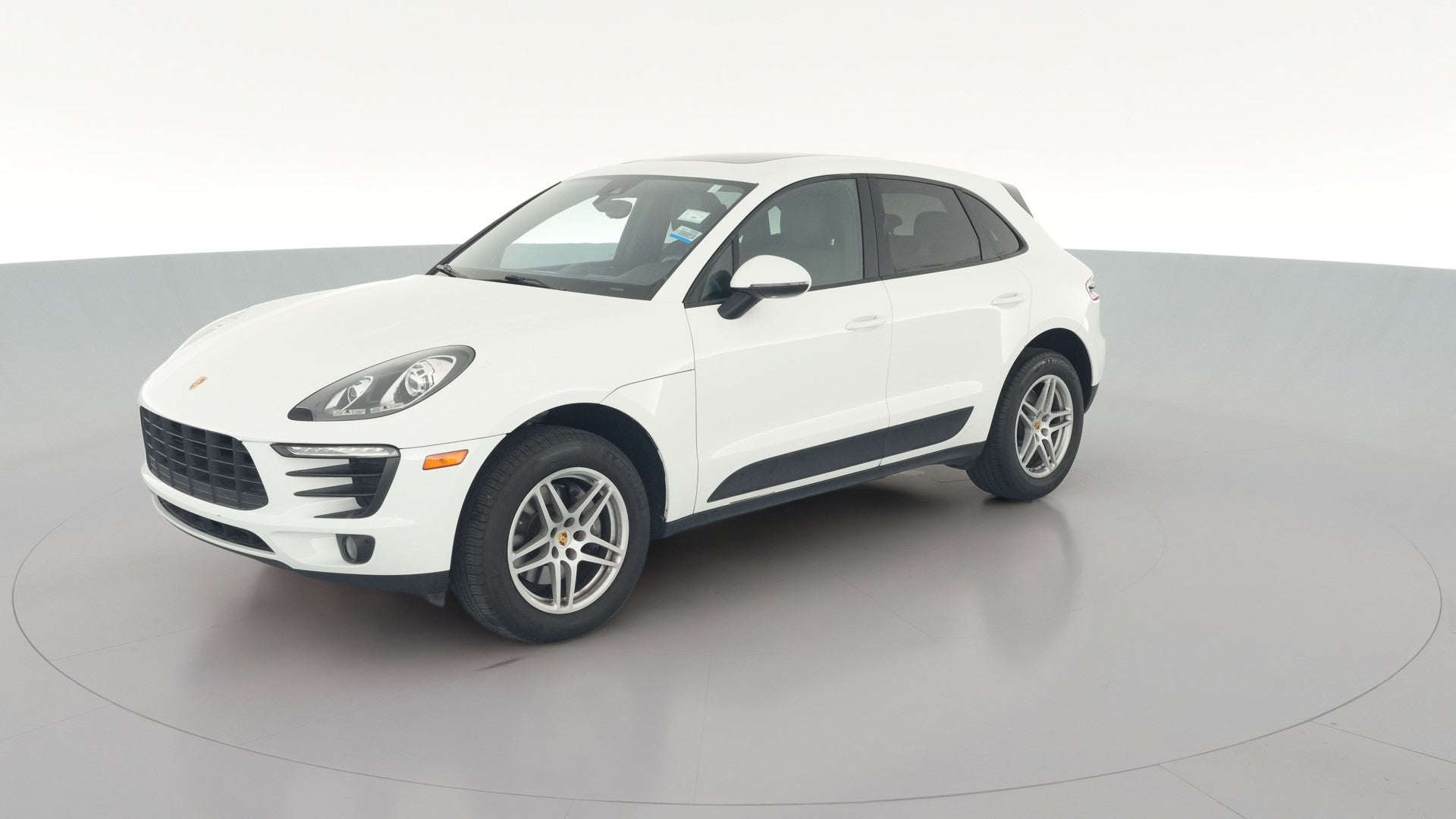 2018 Porsche Macan vehicle photo