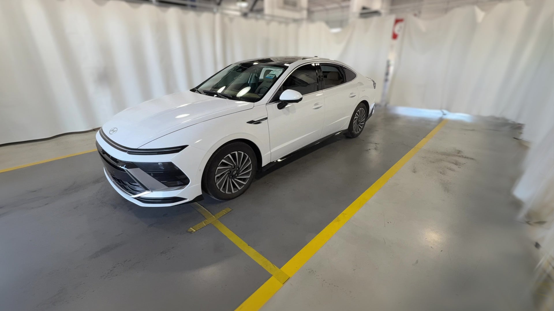 2025 Hyundai Sonata Hybrid vehicle photo