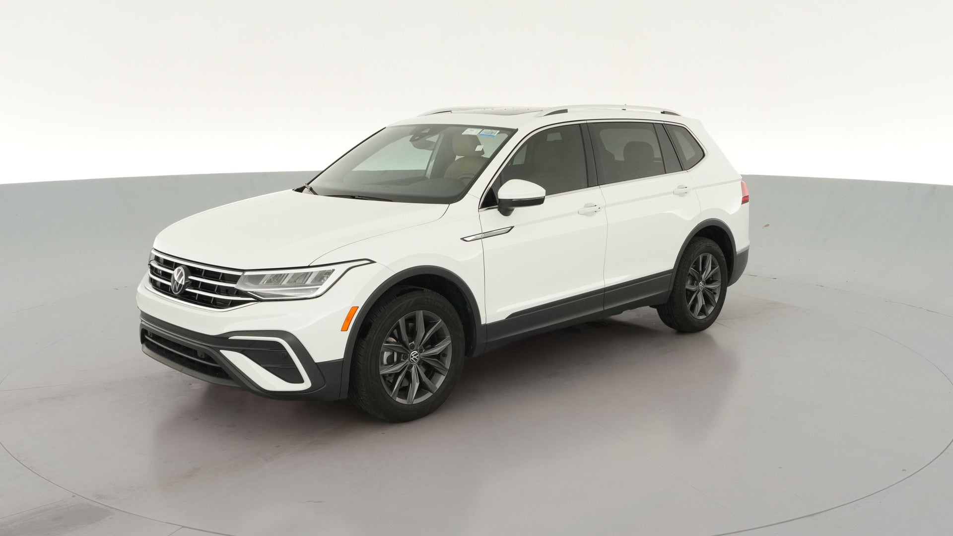 2024 Volkswagen Tiguan vehicle photo