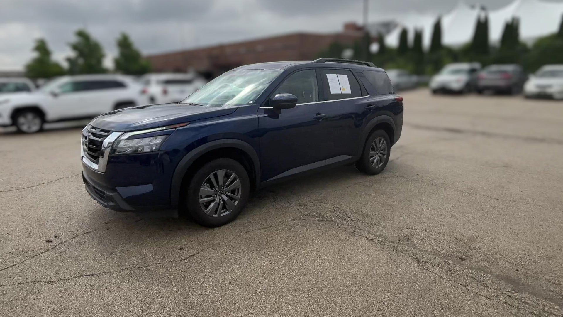 2025 Nissan Pathfinder vehicle photo