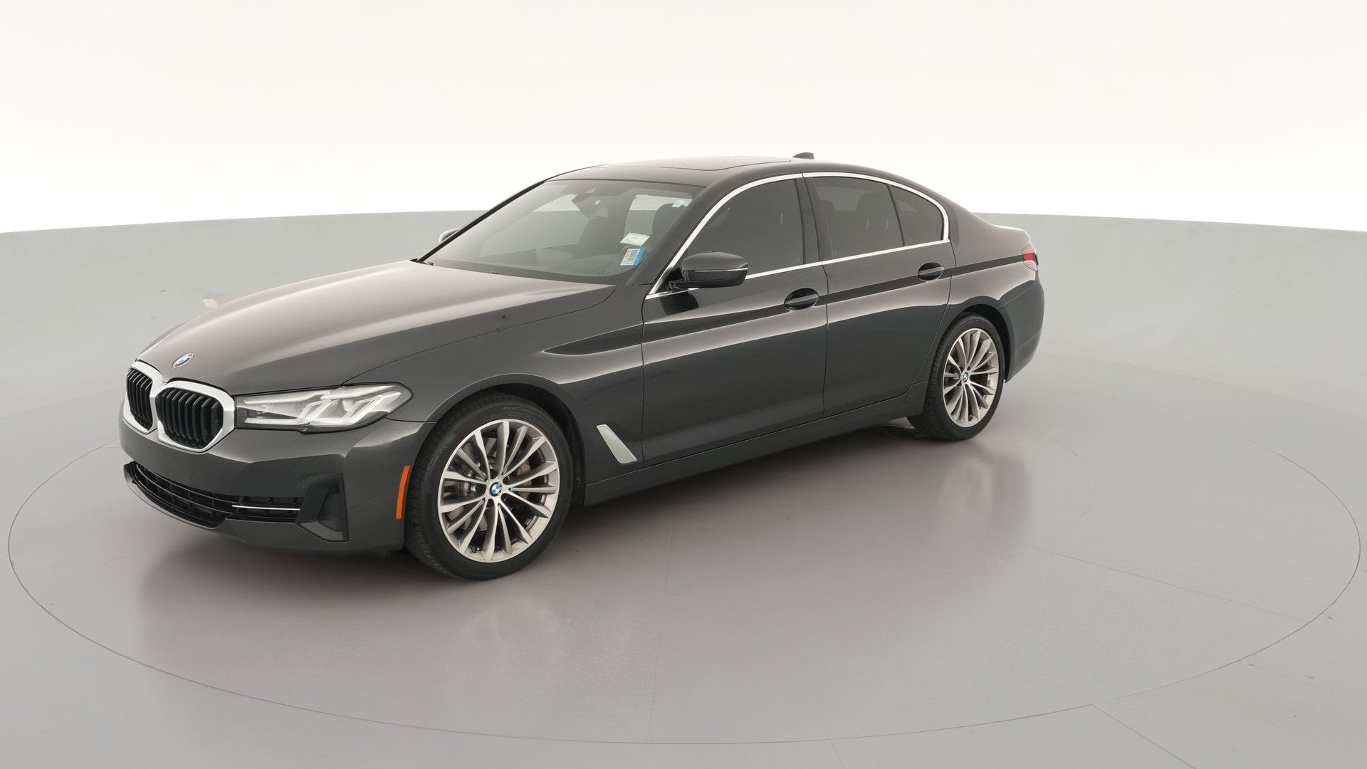 2022 BMW 5 Series vehicle photo