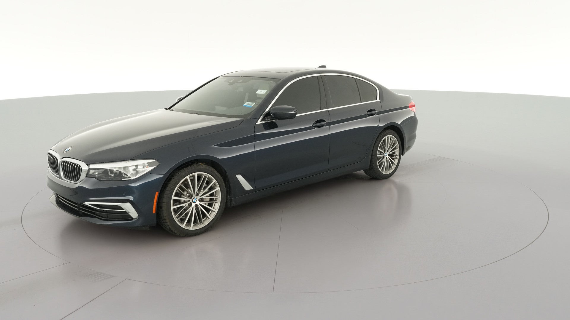 2019 BMW 5 Series vehicle photo