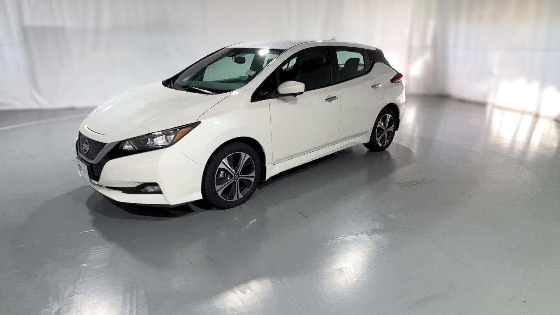 2022 Nissan LEAF vehicle photo