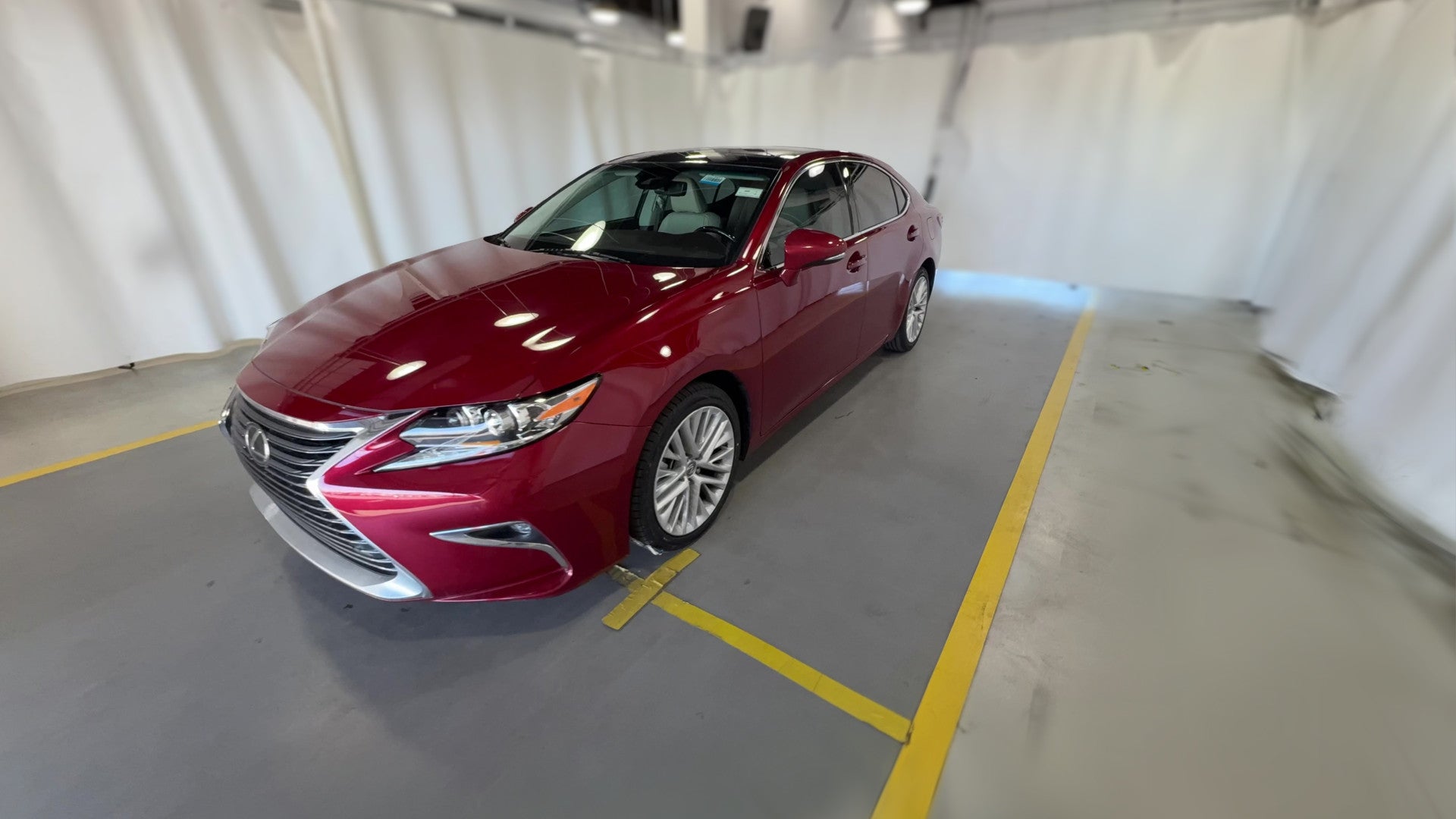 2017 Lexus ES vehicle photo