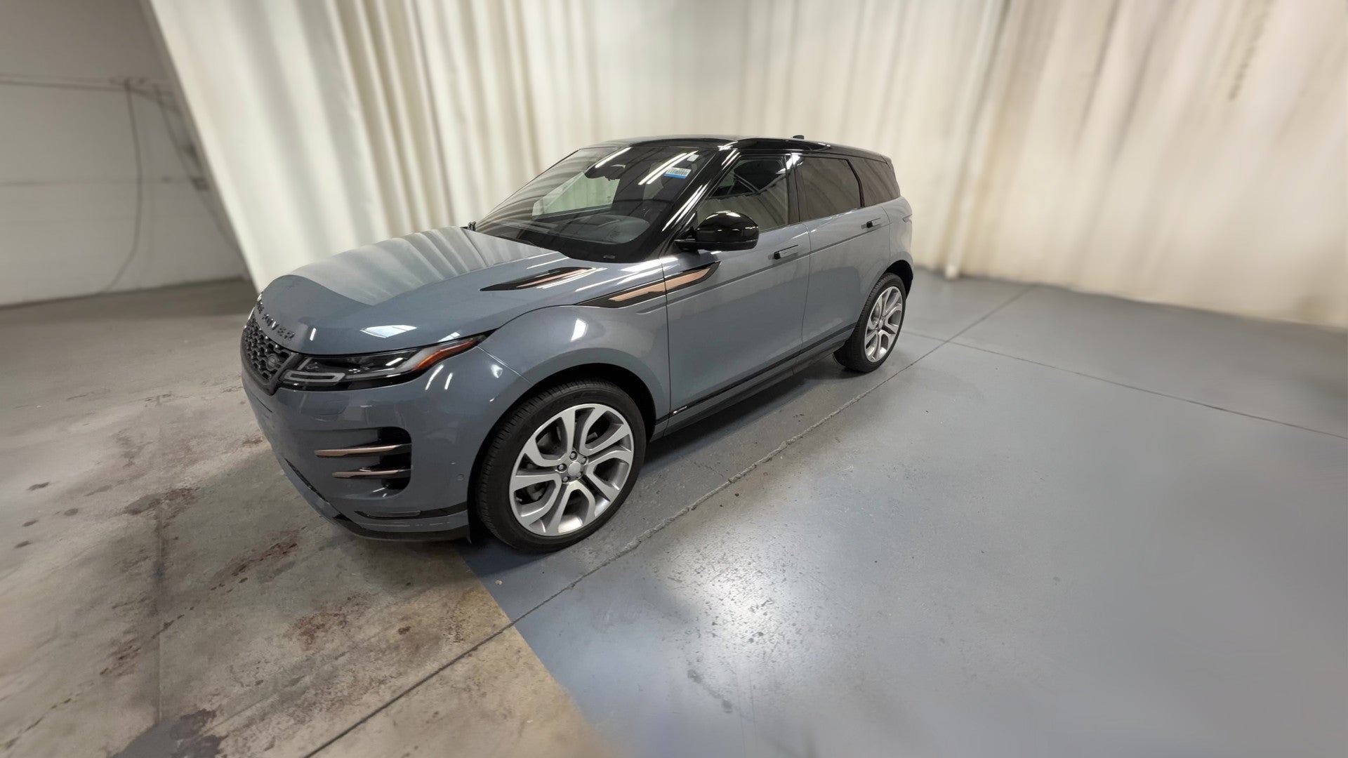 2020 Land Rover Range Rover Evoque vehicle photo