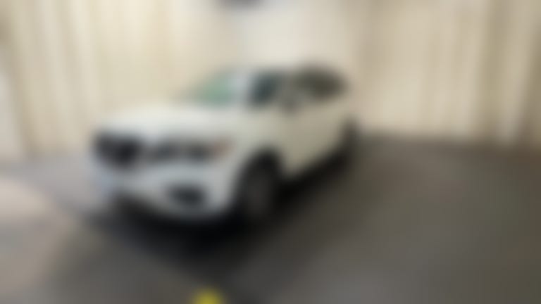 2017 Nissan Pathfinder vehicle photo