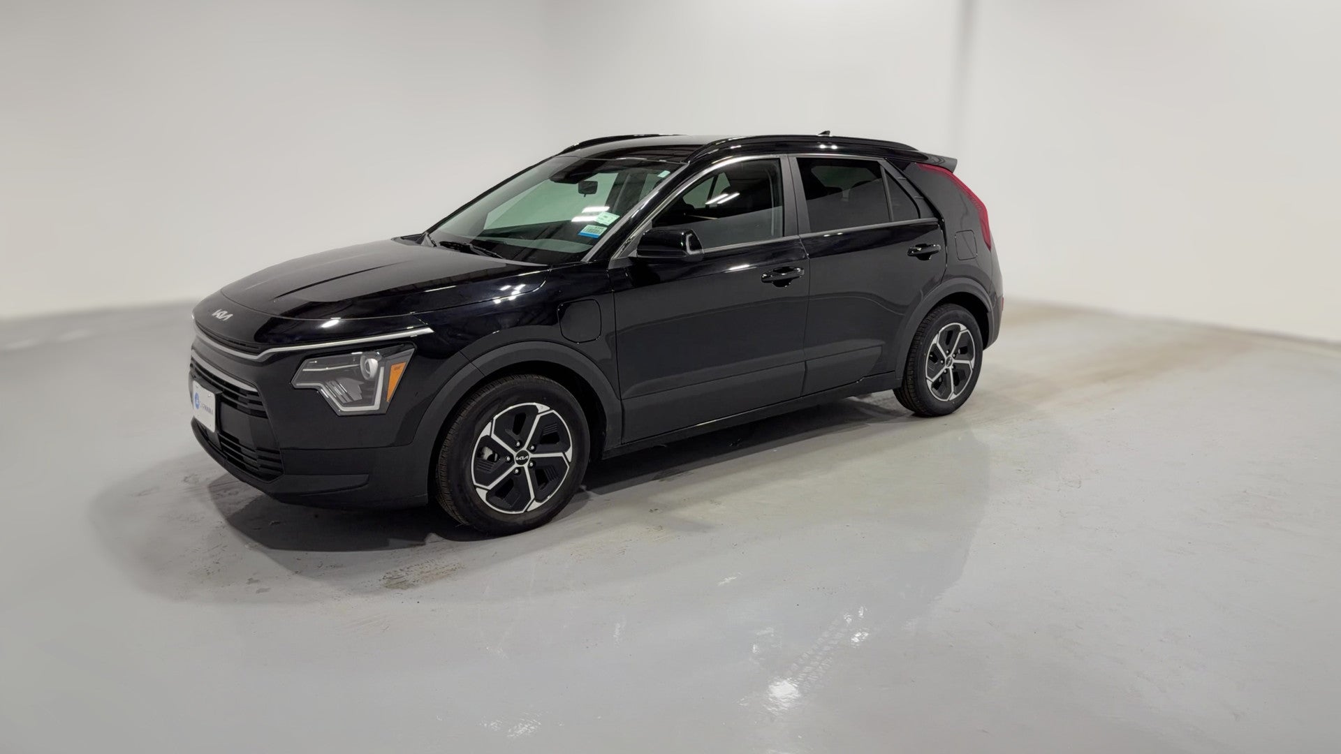 2023 Kia Niro Plug-in Hybrid vehicle photo