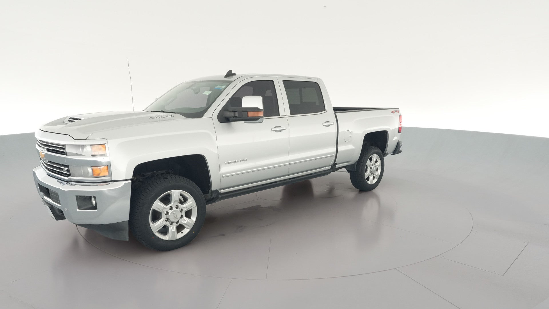 2018 Chevrolet Silverado 2500 HD Crew Cab vehicle photo
