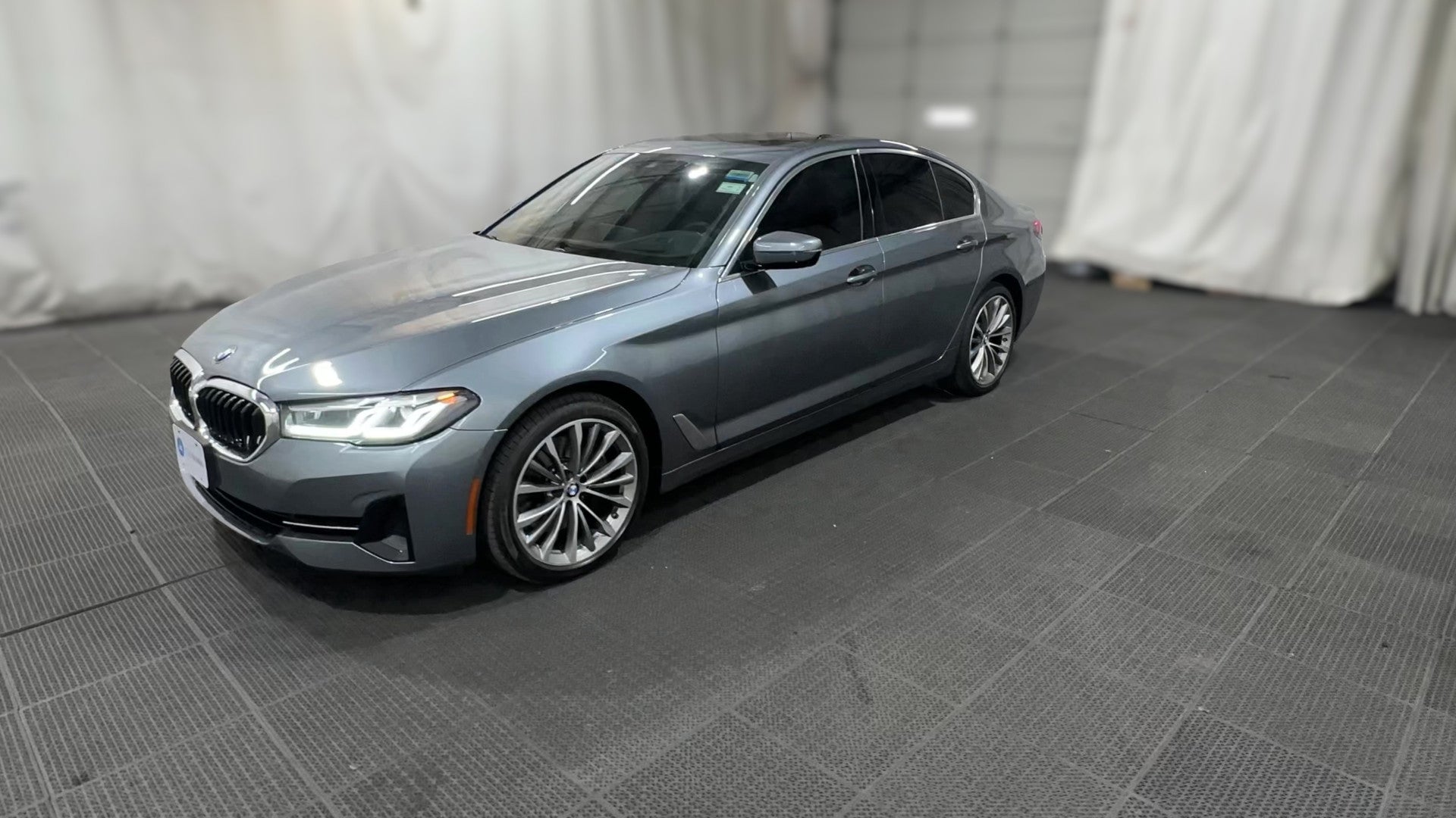2021 BMW 5 Series vehicle photo