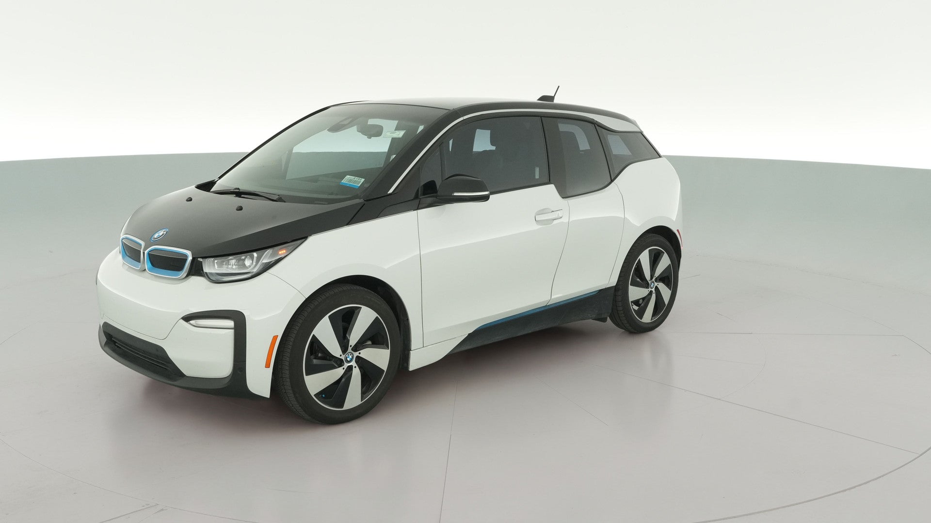 2019 BMW i3 vehicle photo