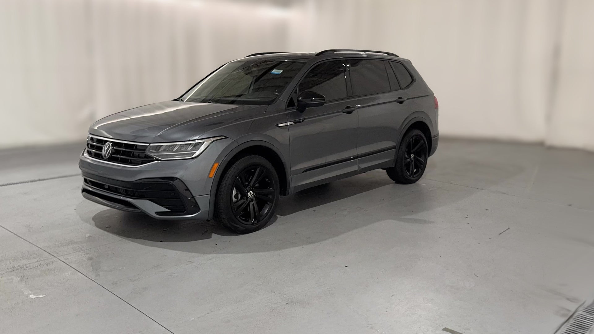 2023 Volkswagen Tiguan vehicle photo