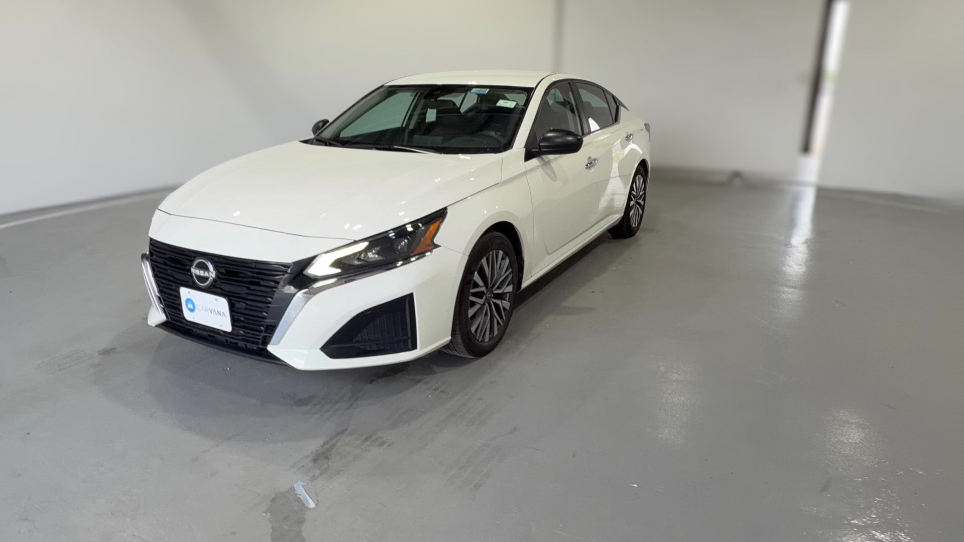 2025 Nissan Altima vehicle photo
