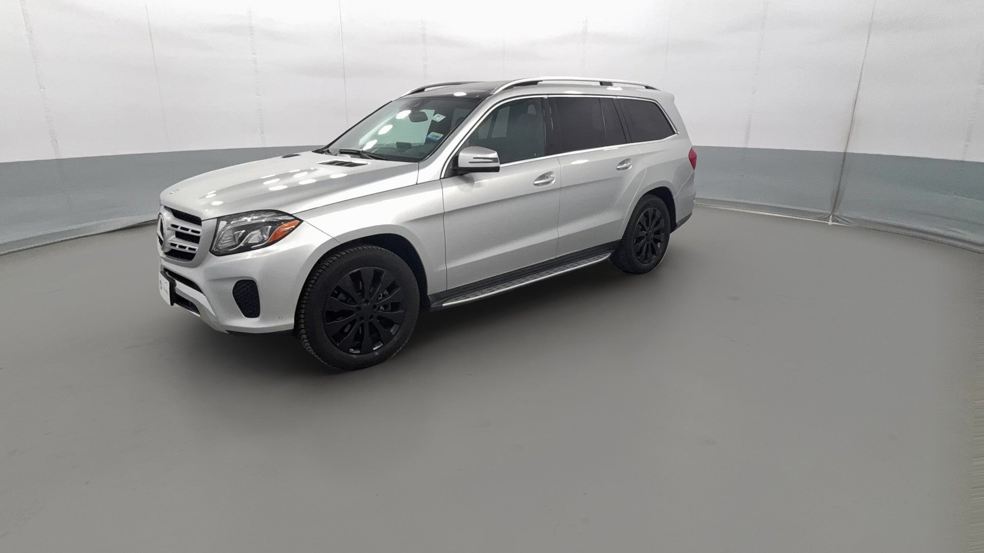 2017 Mercedes-Benz GLS vehicle photo