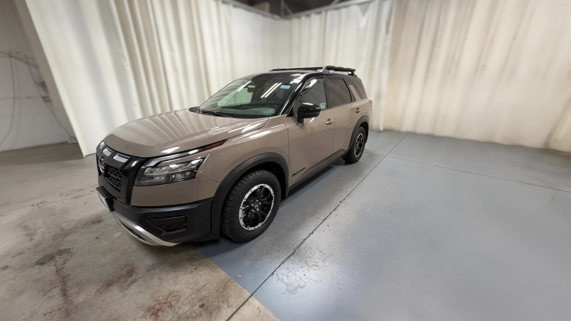 2023 Nissan Pathfinder vehicle photo