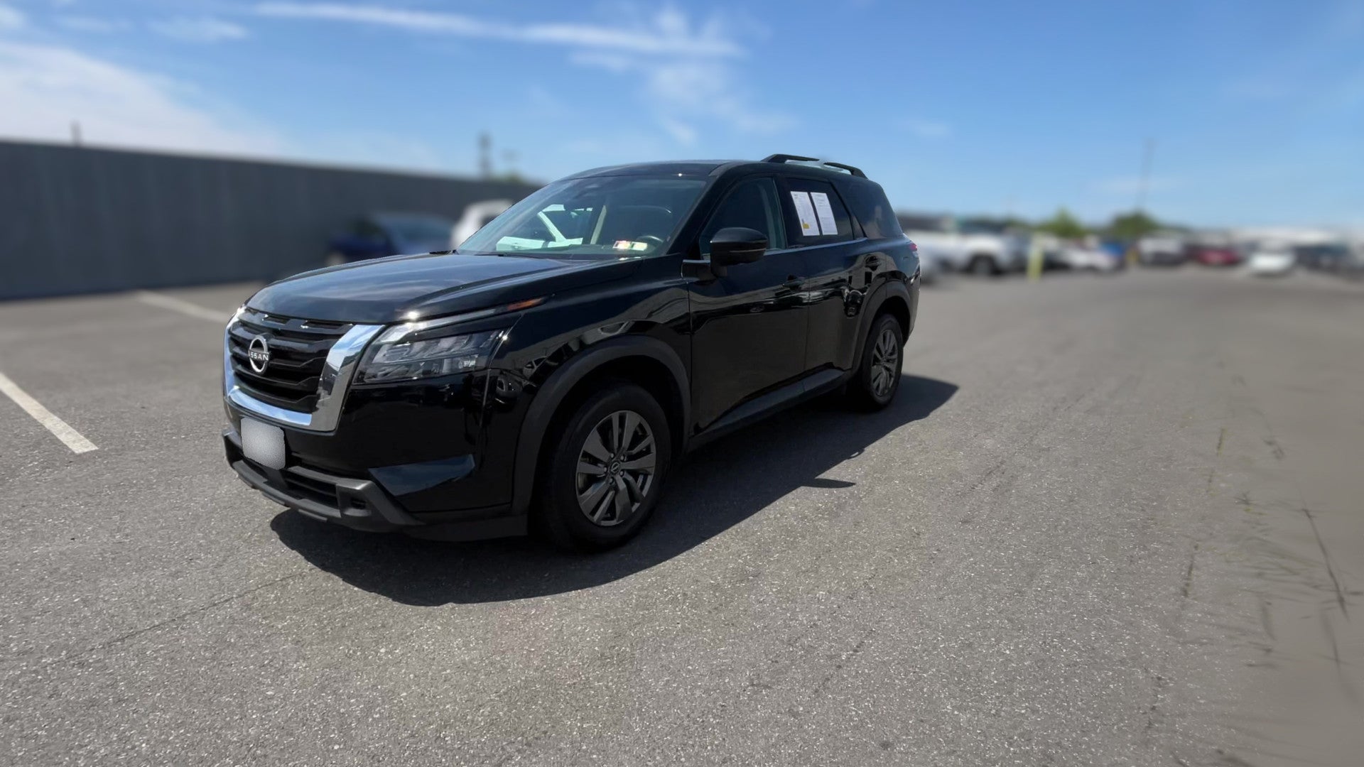2025 Nissan Pathfinder vehicle photo