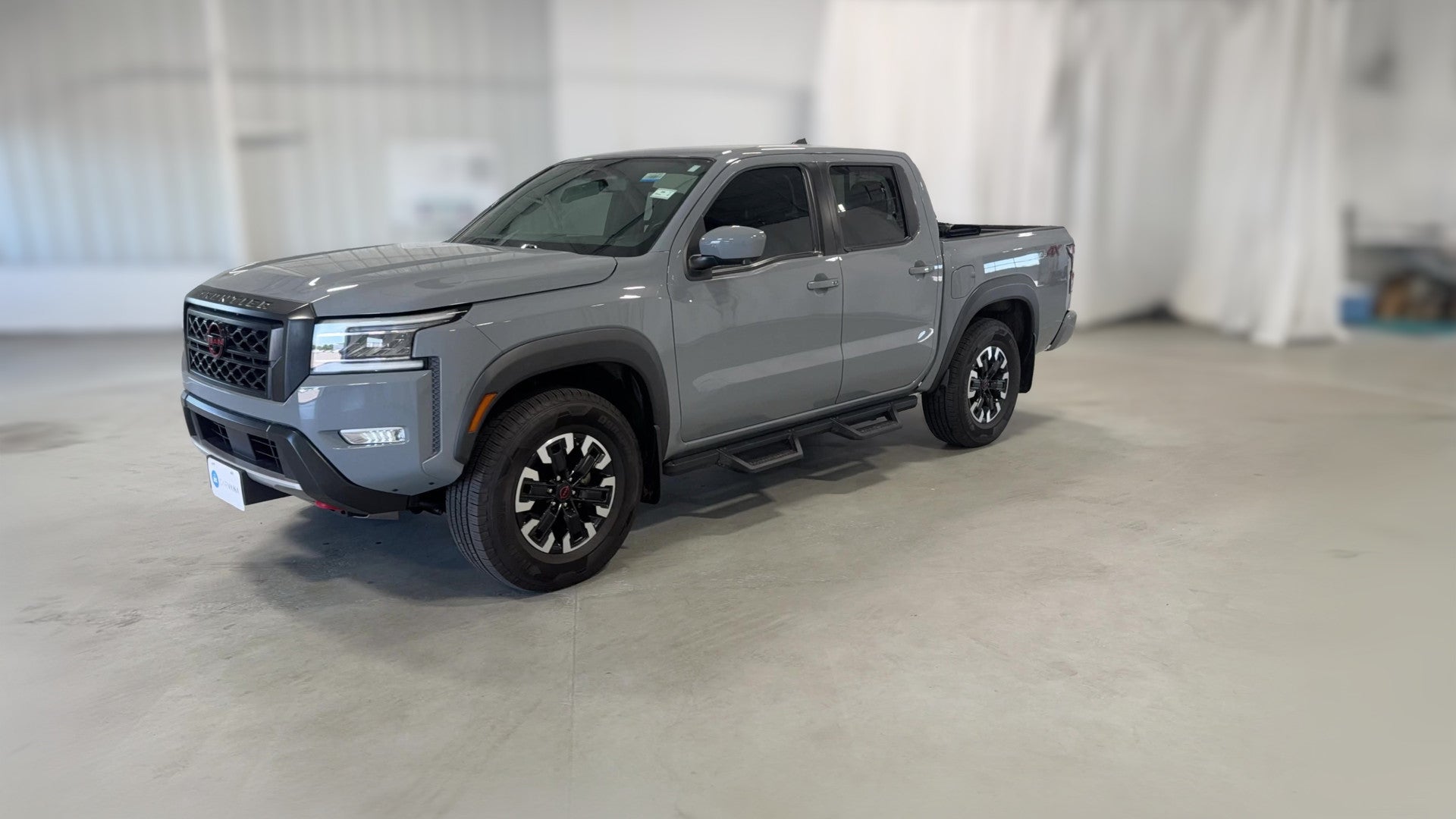 2024 Nissan Frontier Crew Cab vehicle photo
