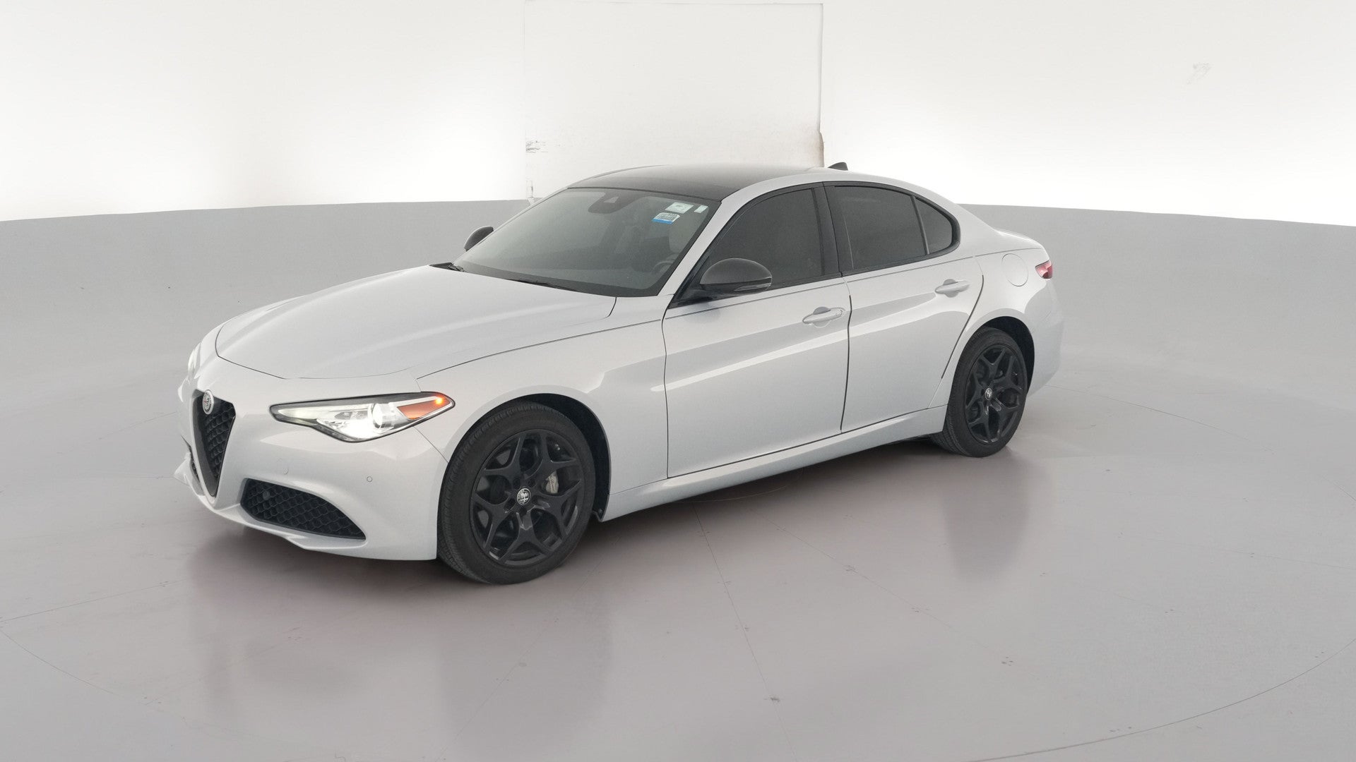 2021 Alfa Romeo Giulia vehicle photo