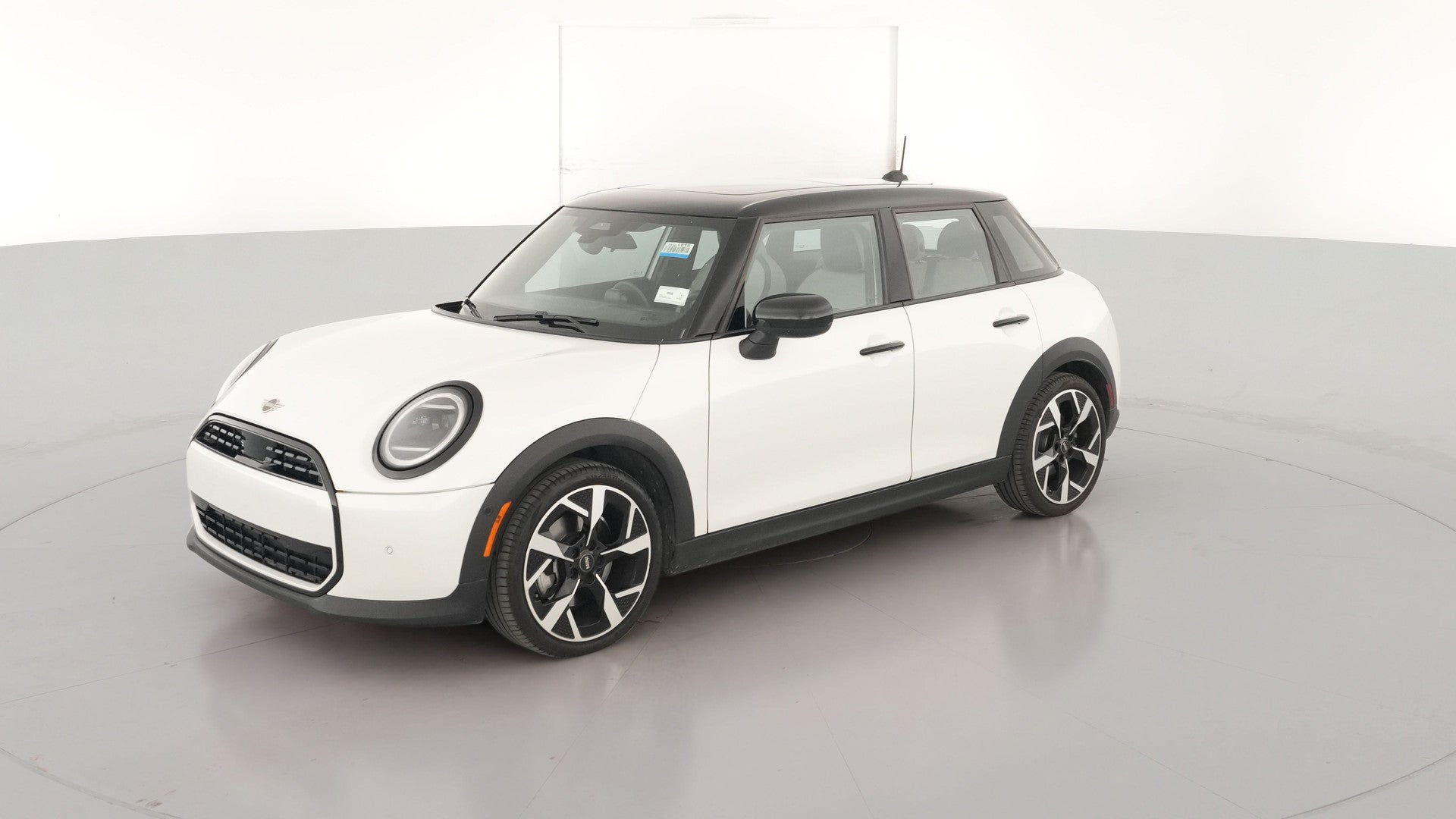 2025 MINI Hardtop 4 Door vehicle photo