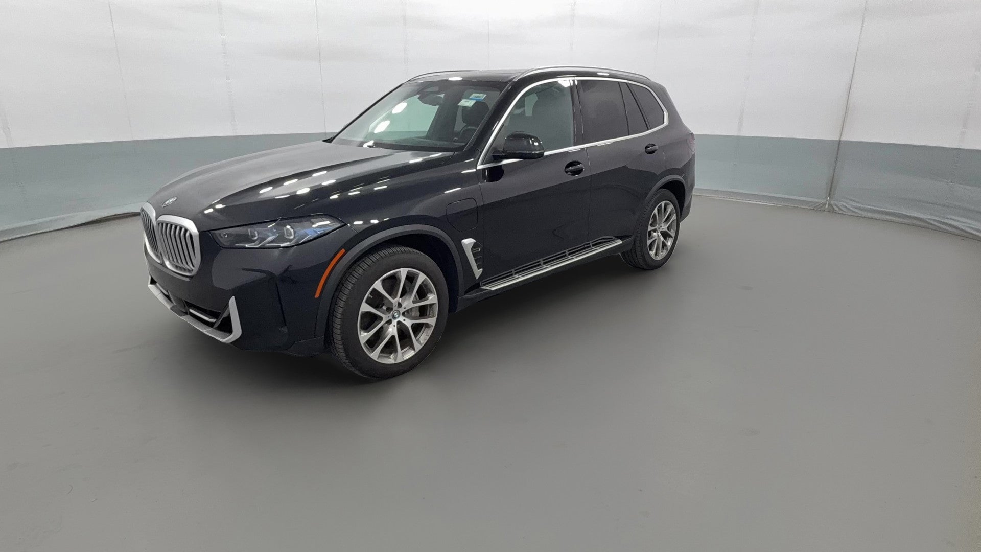 2024 BMW X5 vehicle photo