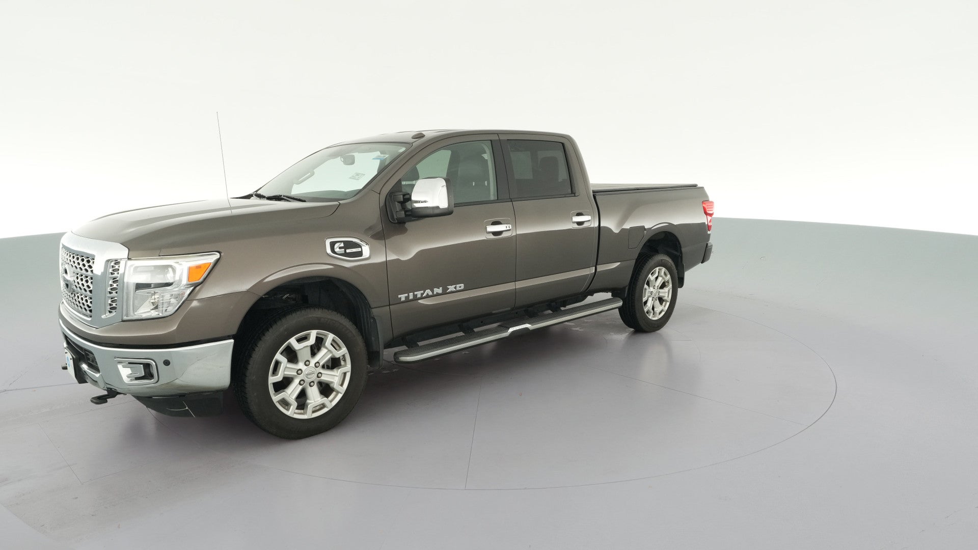 2017 Nissan TITAN XD Crew Cab vehicle photo