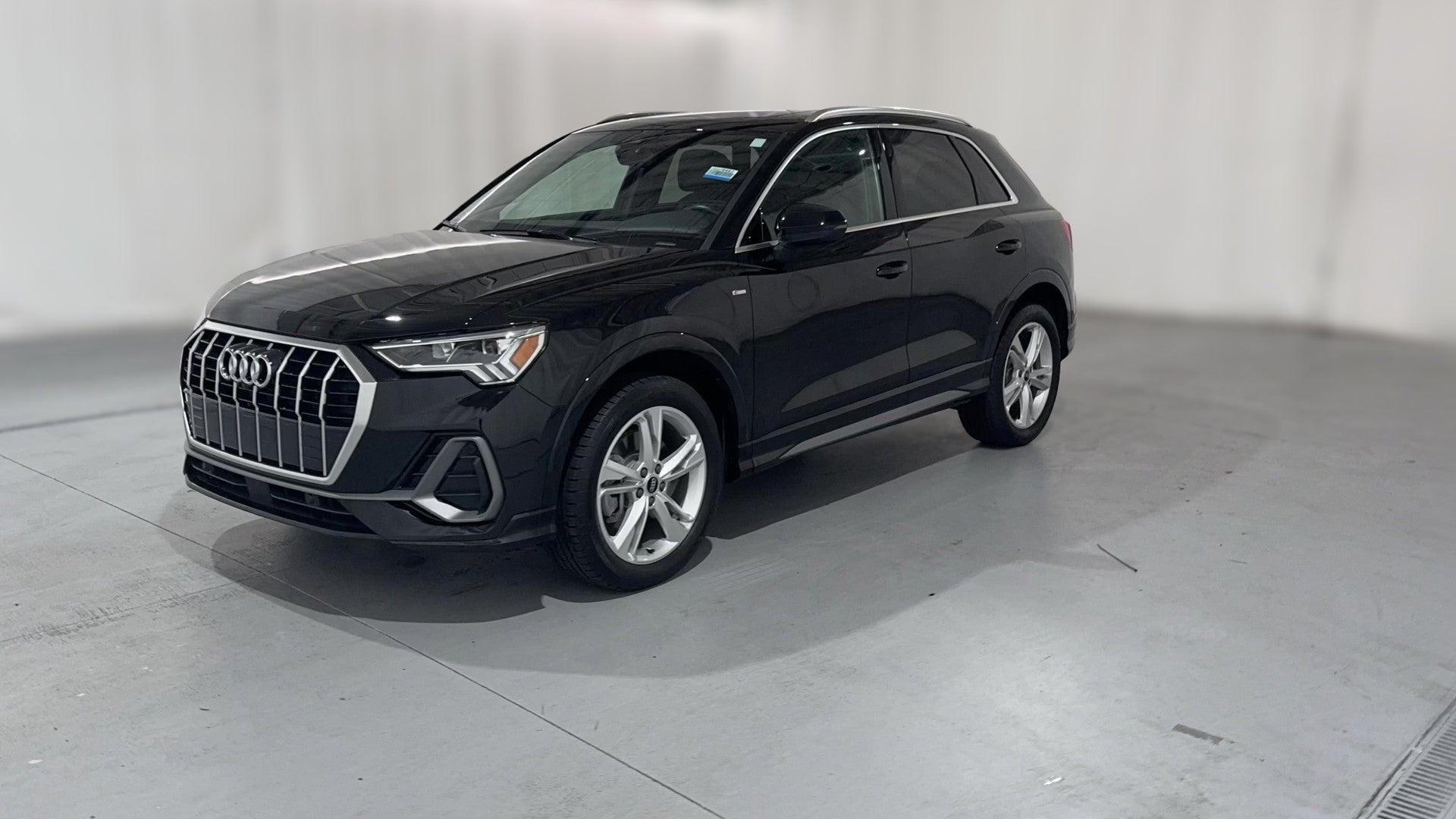 2023 Audi Q3 vehicle photo