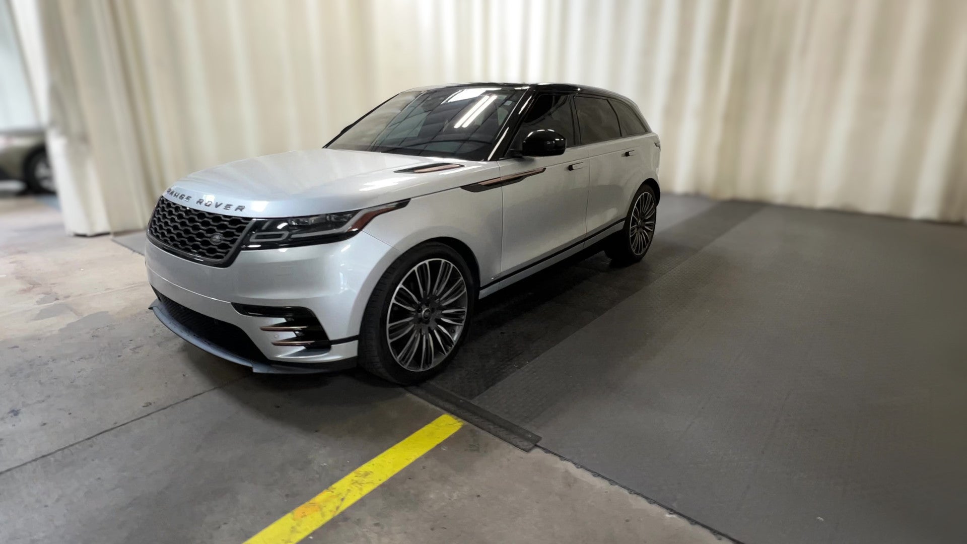 2020 Land Rover Range Rover Velar vehicle photo