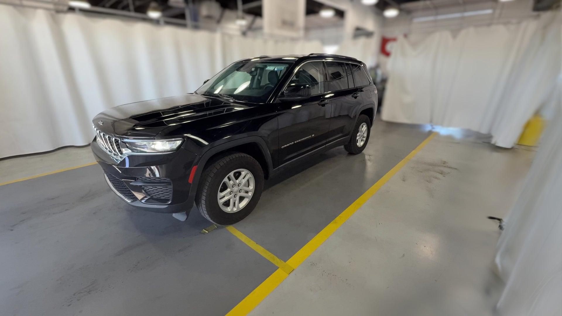 2023 Jeep Grand Cherokee vehicle photo