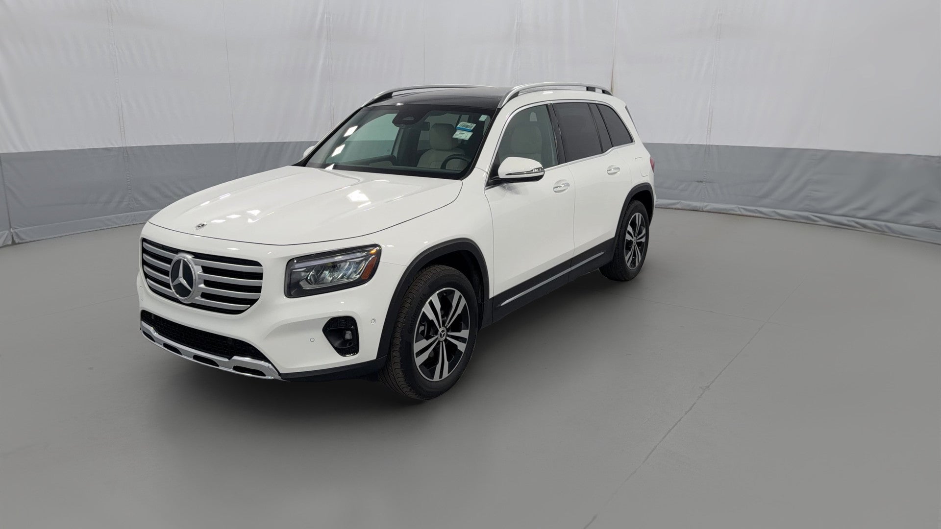 2025 Mercedes-Benz GLB vehicle photo