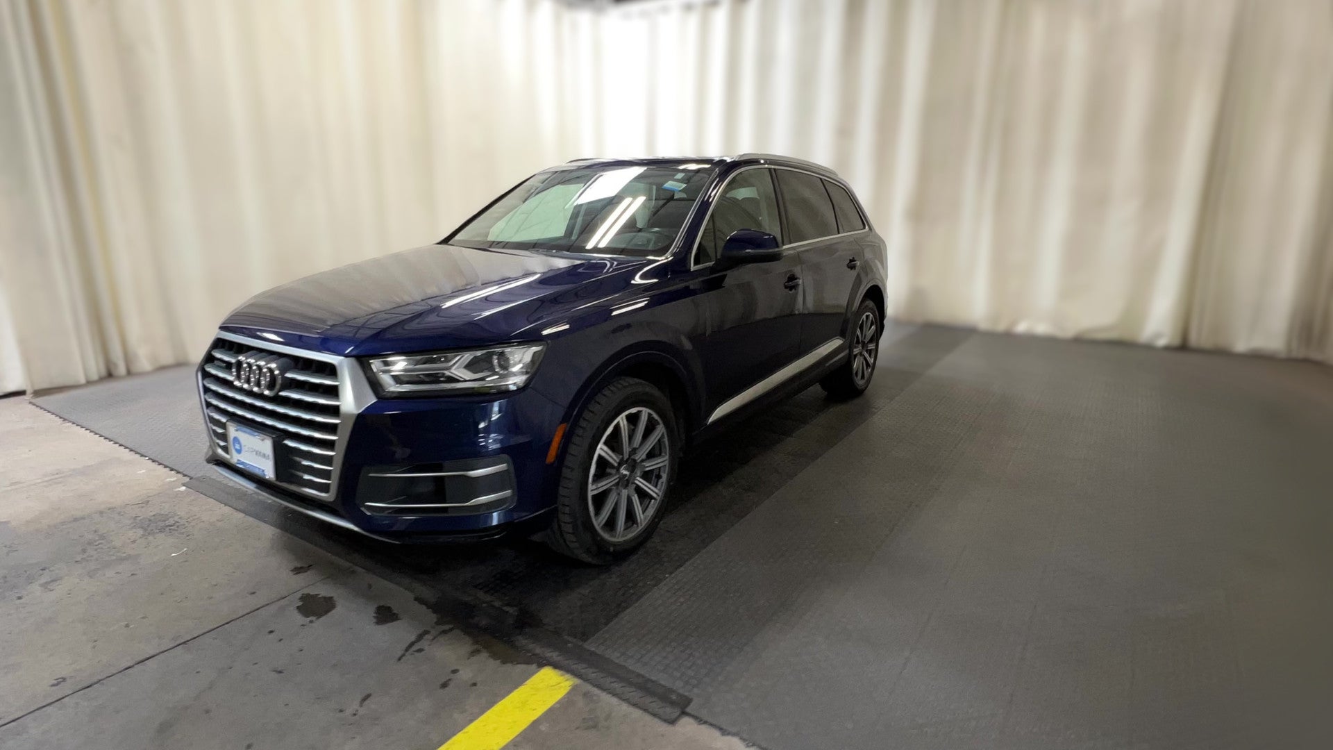 2019 Audi Q7 vehicle photo