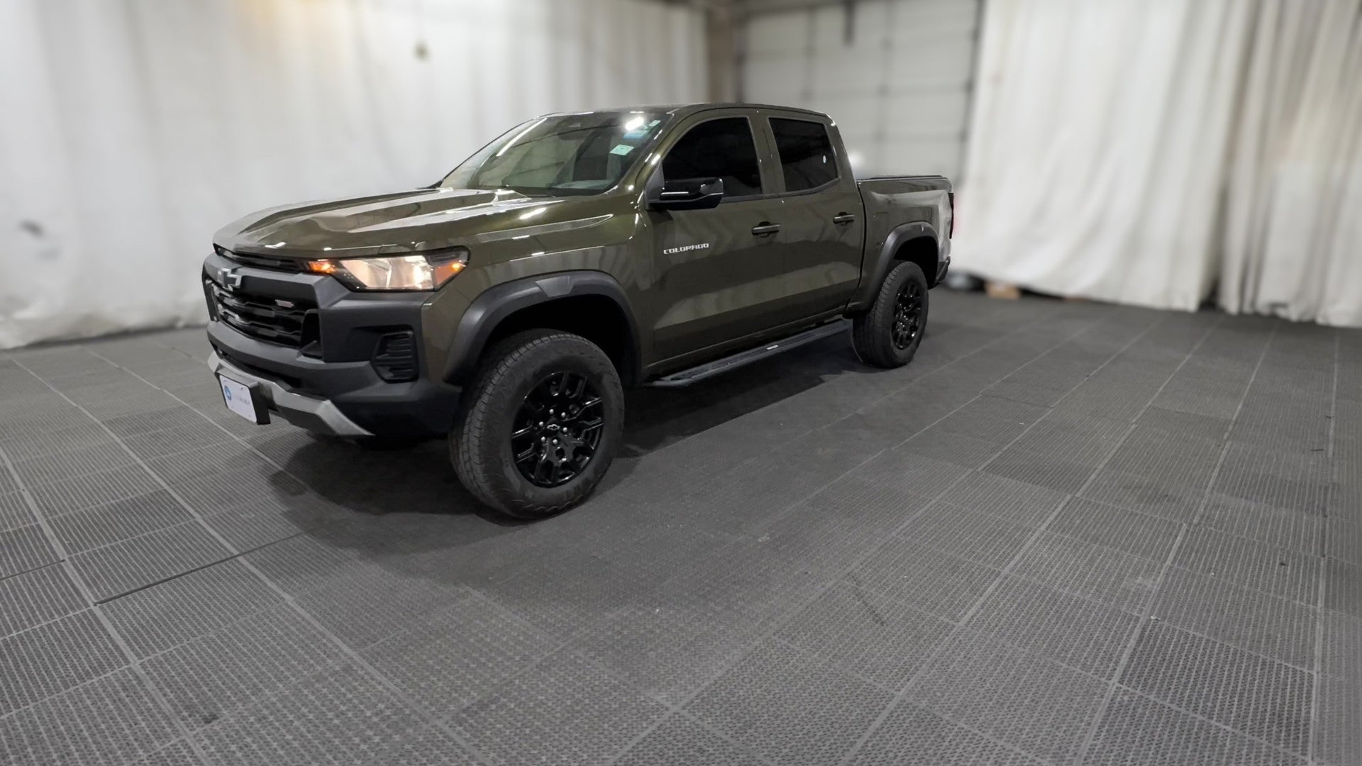 2024 Chevrolet Colorado Crew Cab vehicle photo