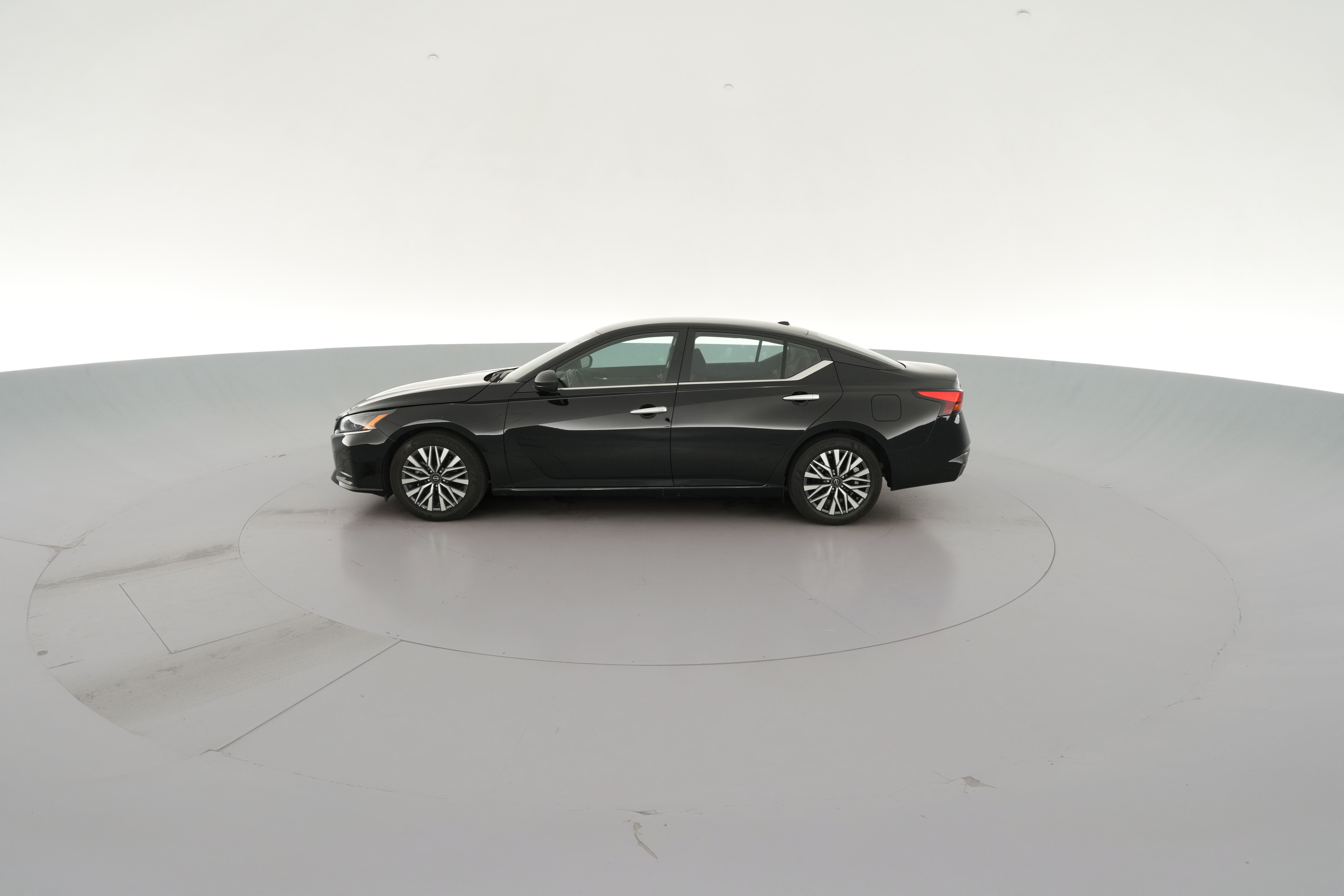 2025 Nissan Altima SV - Photo 26