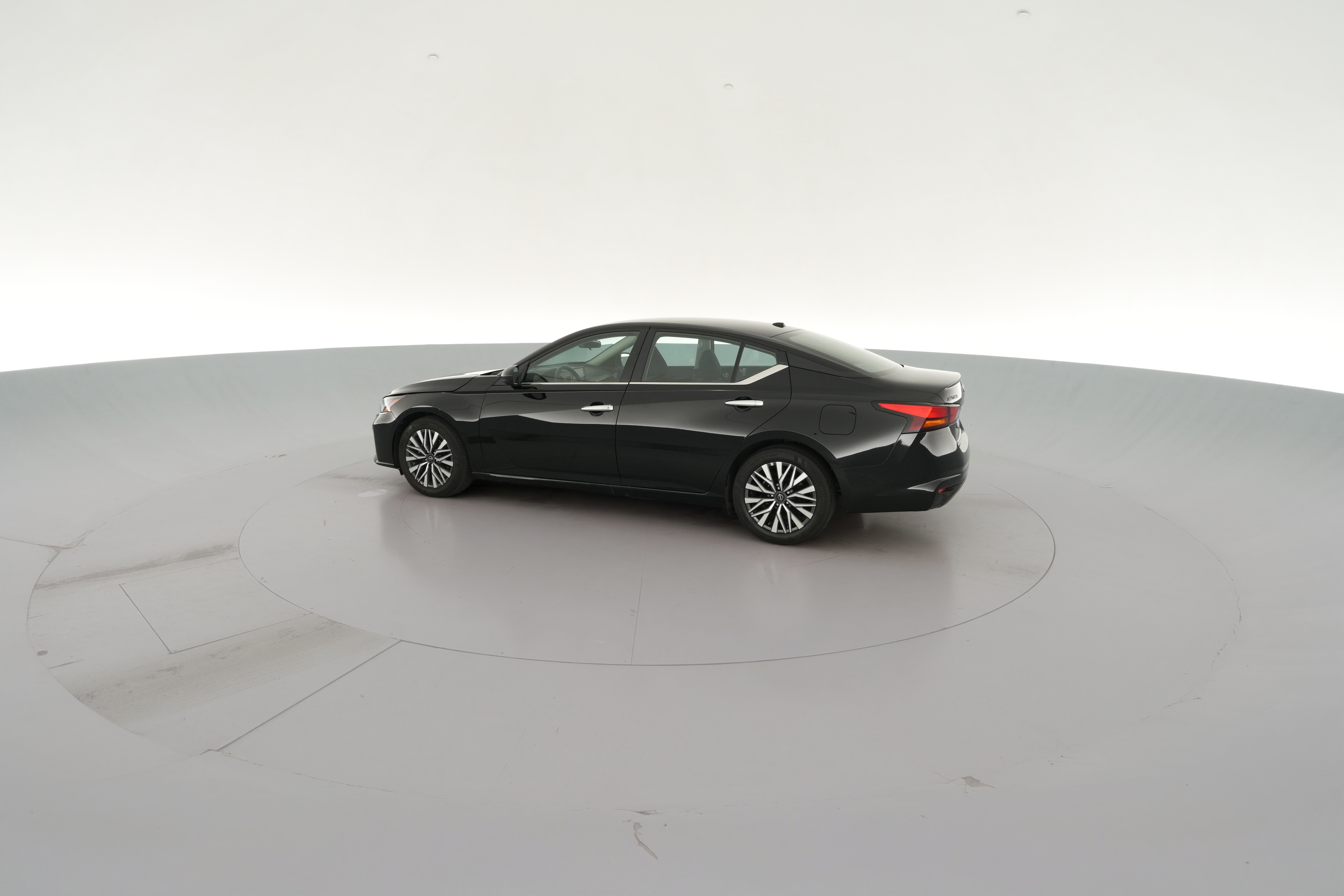 2025 Nissan Altima SV - Photo 27