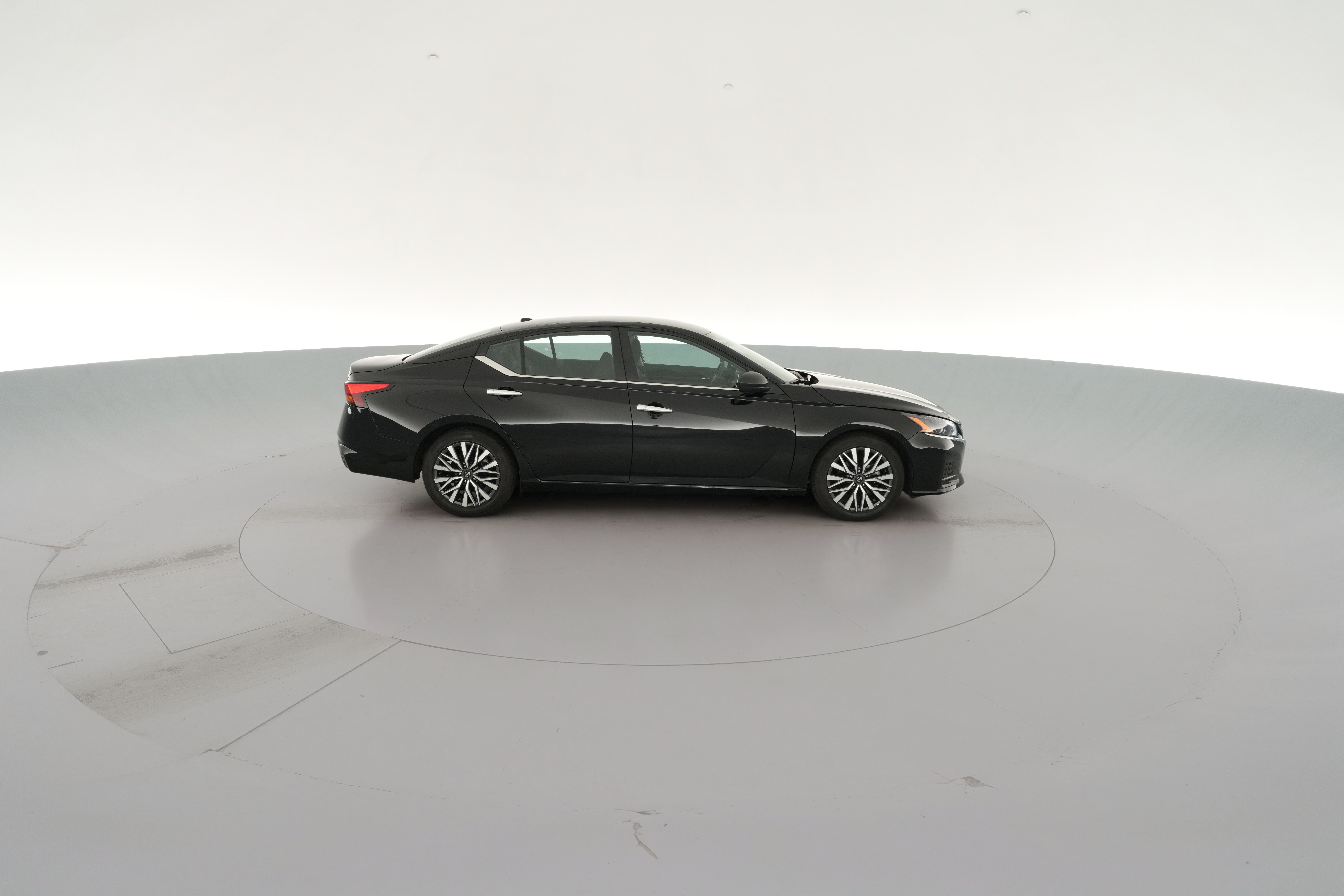 2025 Nissan Altima SV - Photo 34