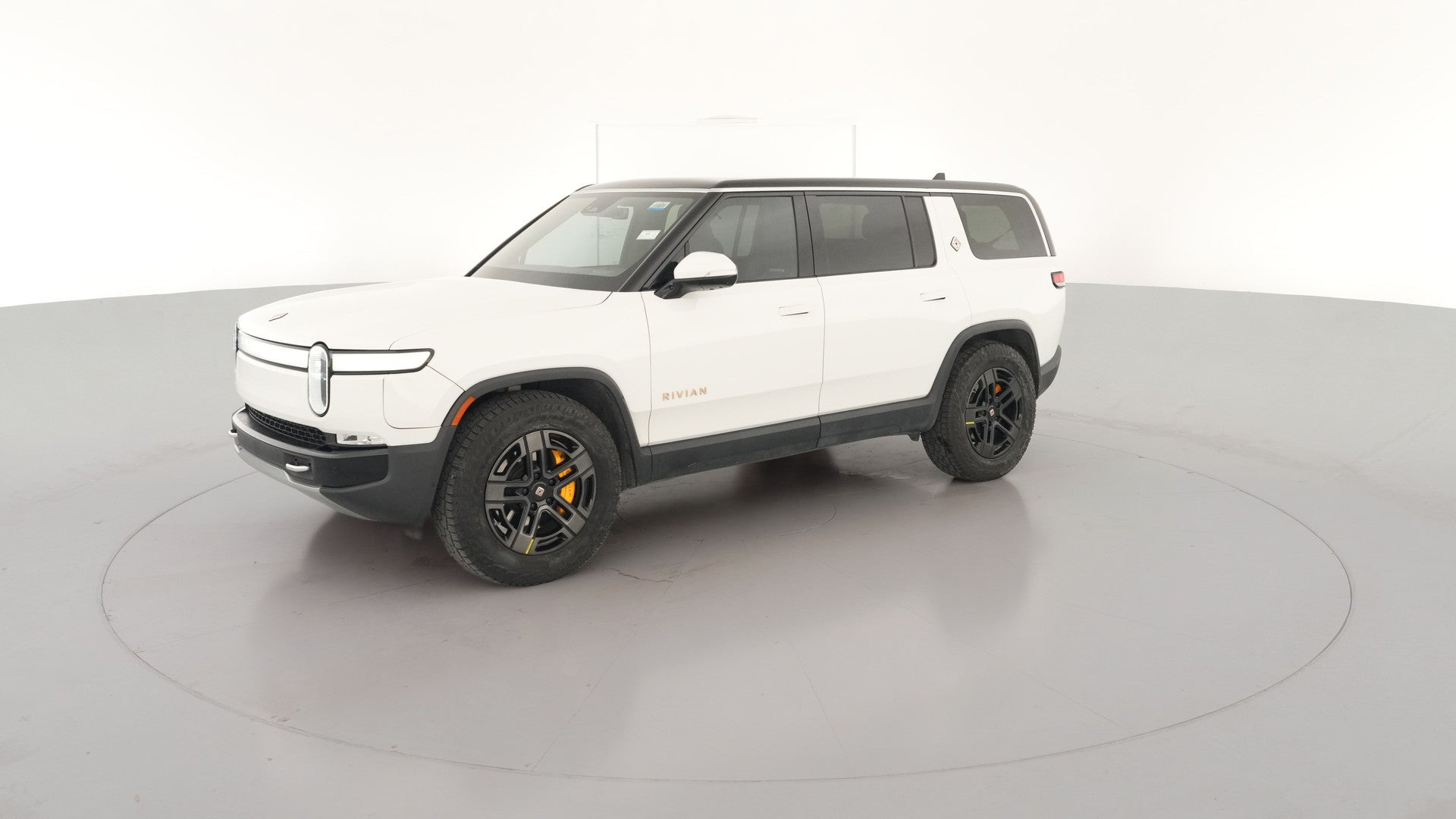 2022 Rivian R1S vehicle photo