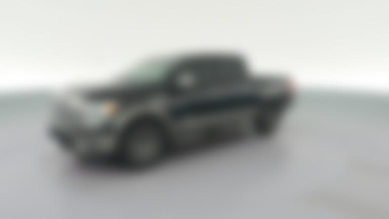 2017 Nissan Titan Crew Cab vehicle photo