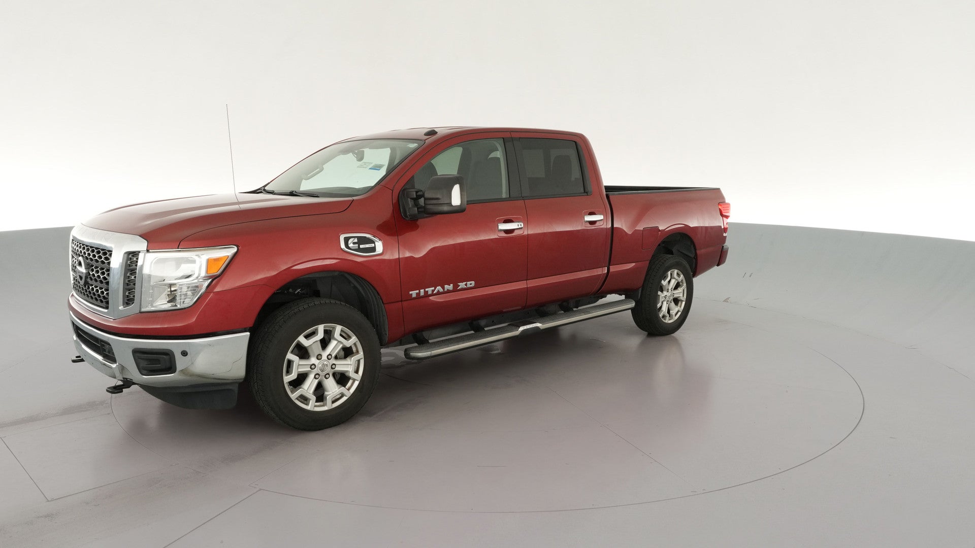2018 Nissan TITAN XD Crew Cab vehicle photo