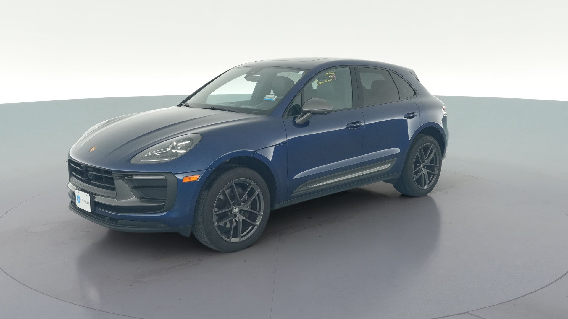 2023 Porsche Macan vehicle photo