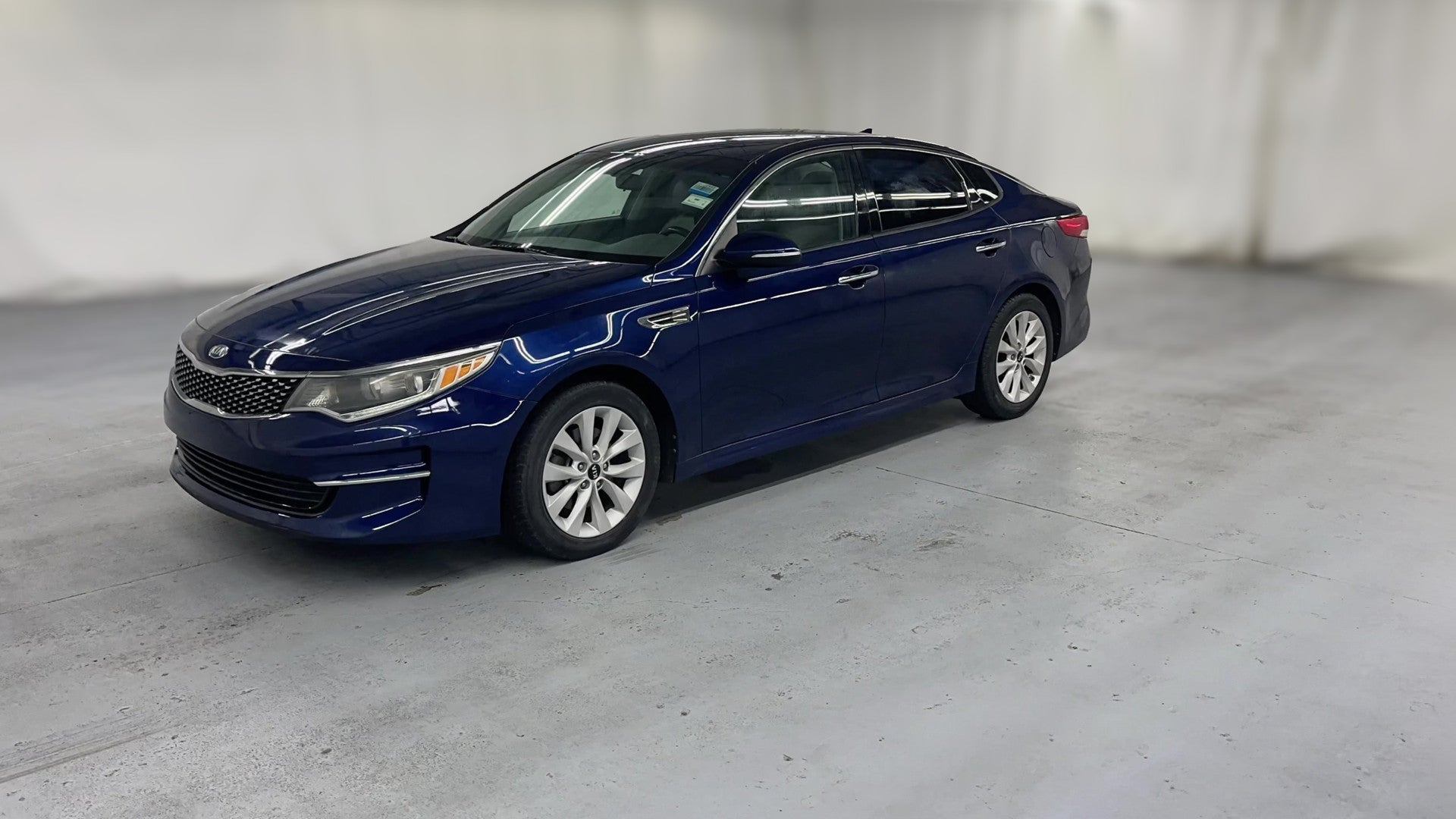 2018 Kia Optima vehicle photo