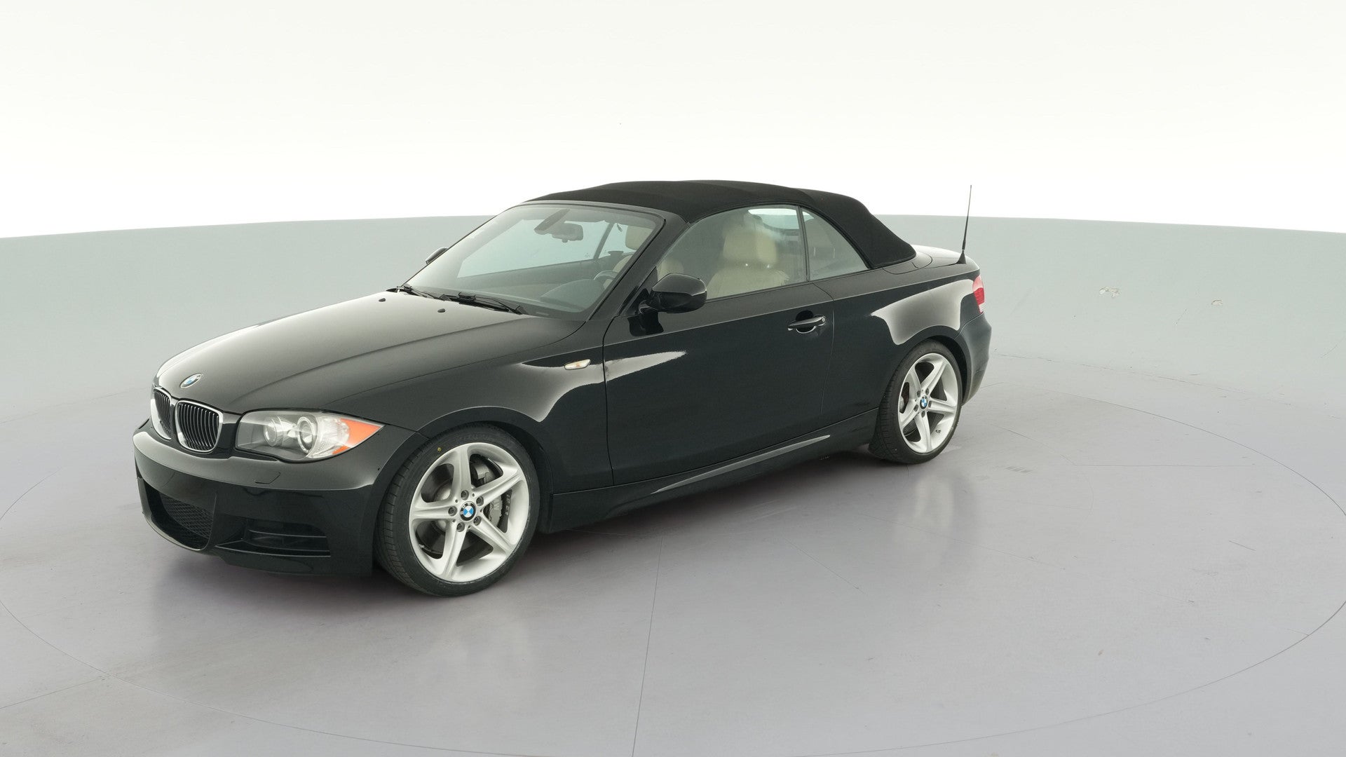 2011 BMW 1 Series vehicle photo