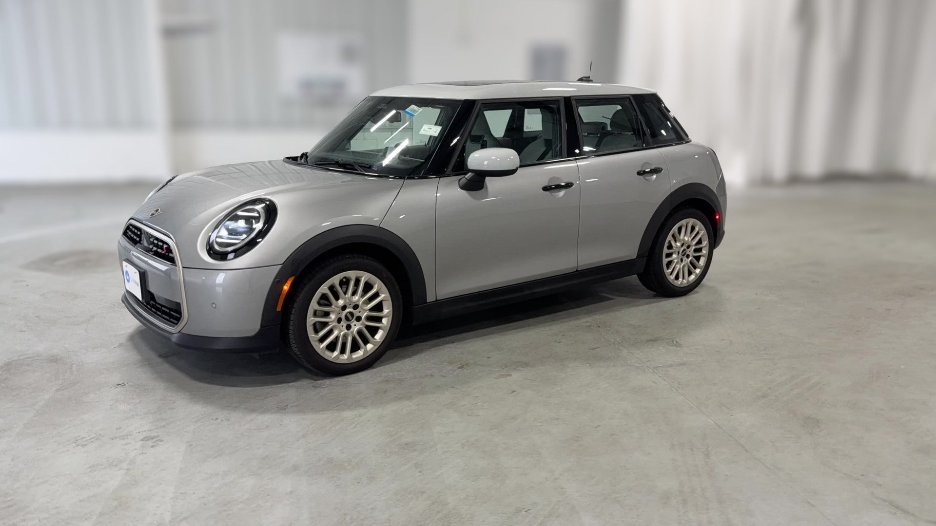 2025 MINI Hardtop 4 Door vehicle photo