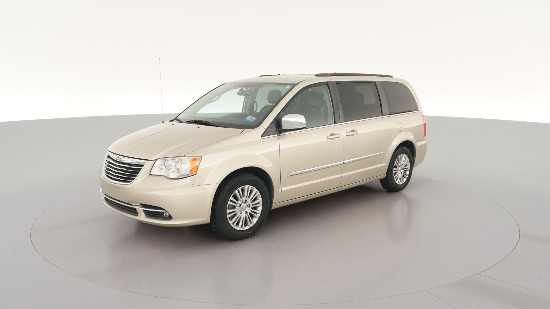 2015 Chrysler Town & Country vehicle photo