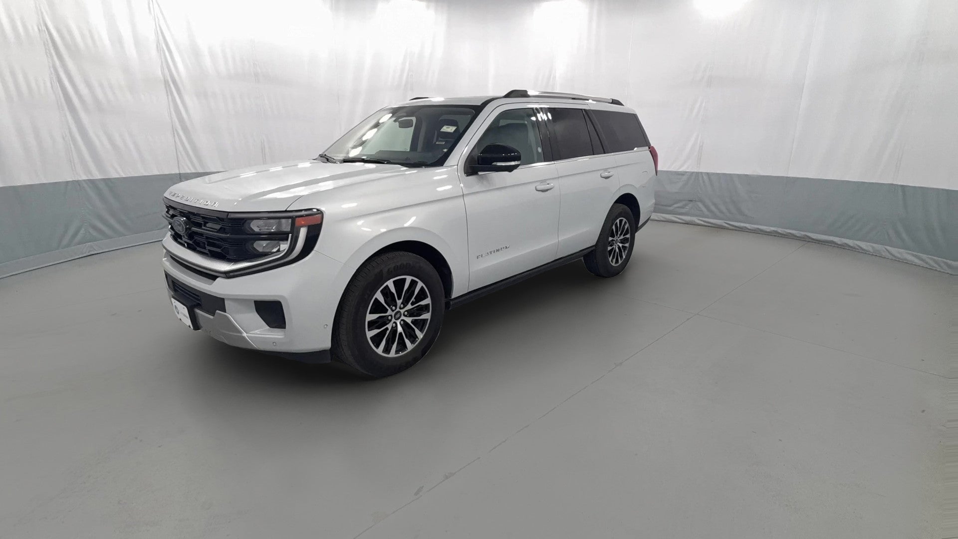 2025 Ford Expedition vehicle photo