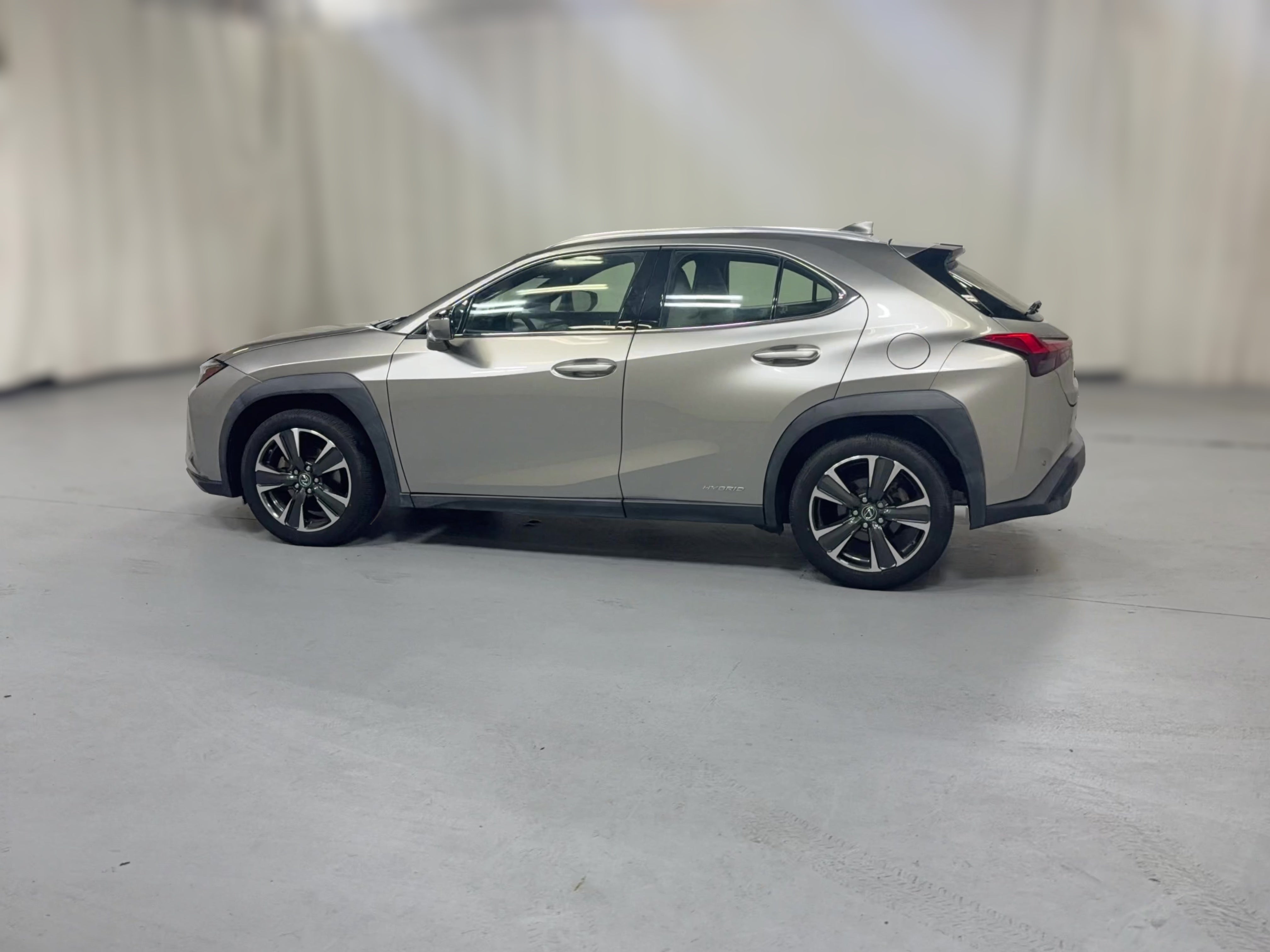 2022 Lexus UX Hybrid 250h - Photo 27
