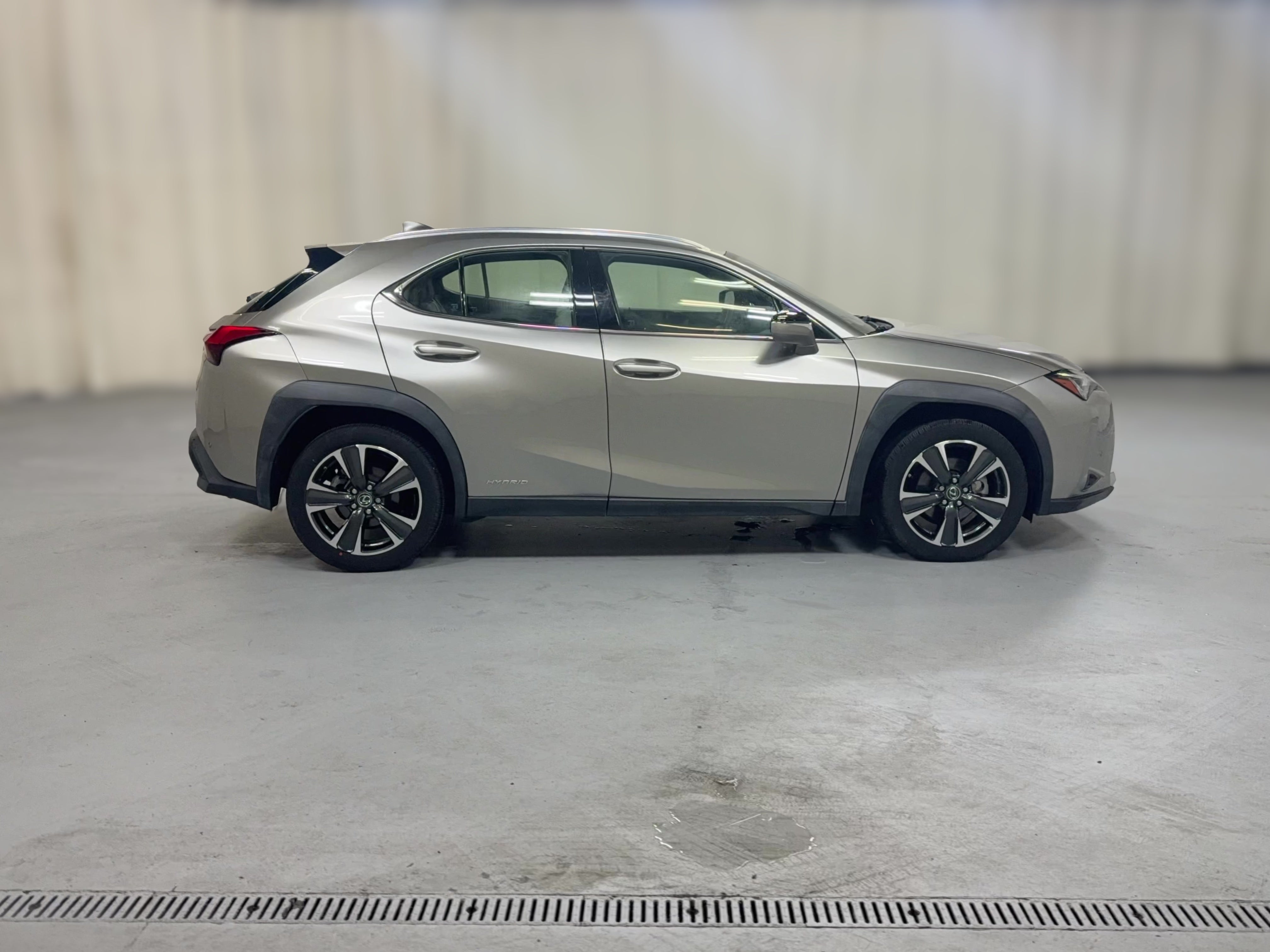 2022 Lexus UX Hybrid 250h - Photo 34