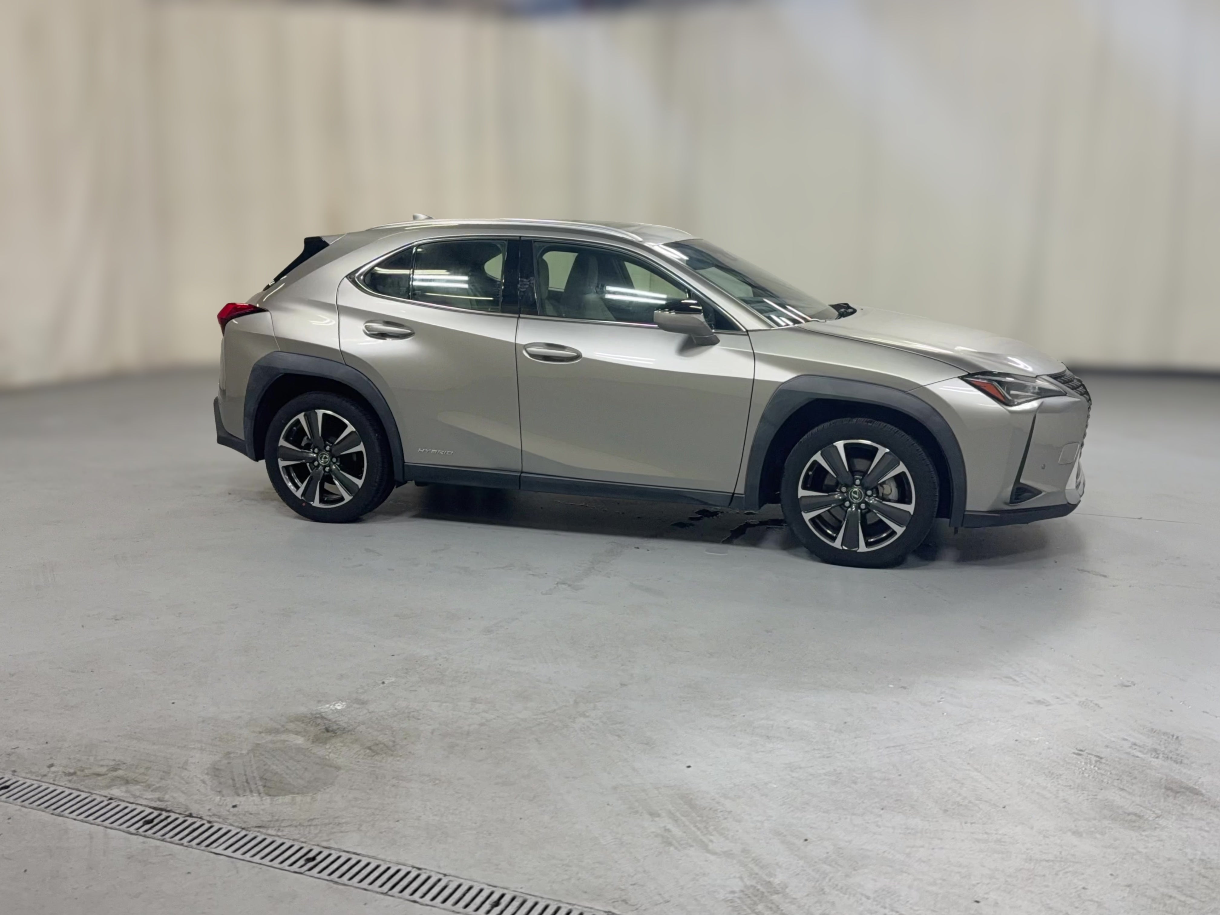 2022 Lexus UX Hybrid 250h - Photo 35