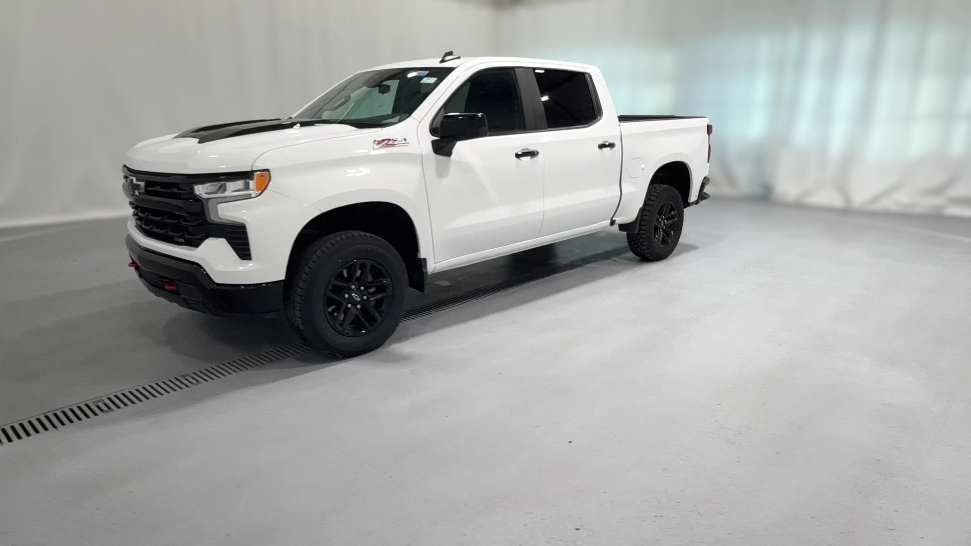 2024 Chevrolet Silverado 1500 Crew Cab vehicle photo
