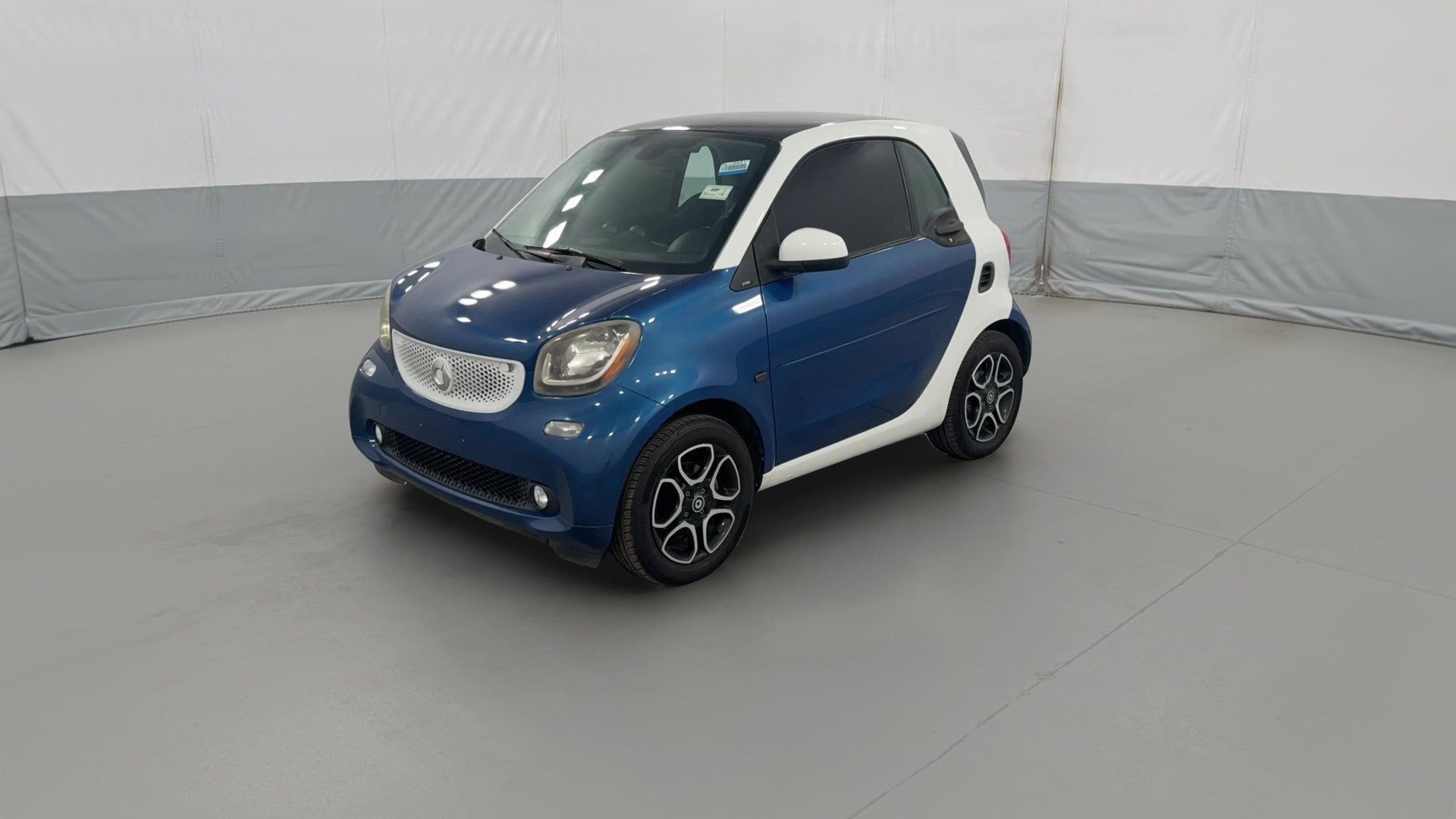 2016 smart fortwo vehicle photo