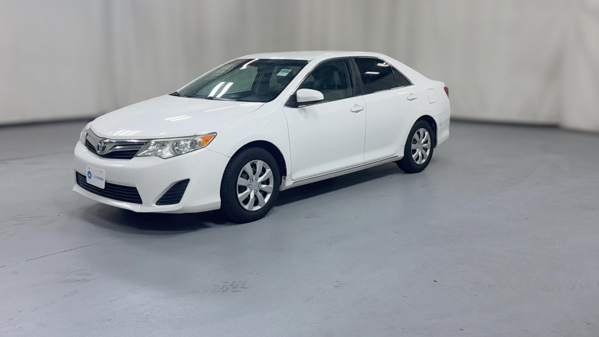 2014 Toyota Camry vehicle photo